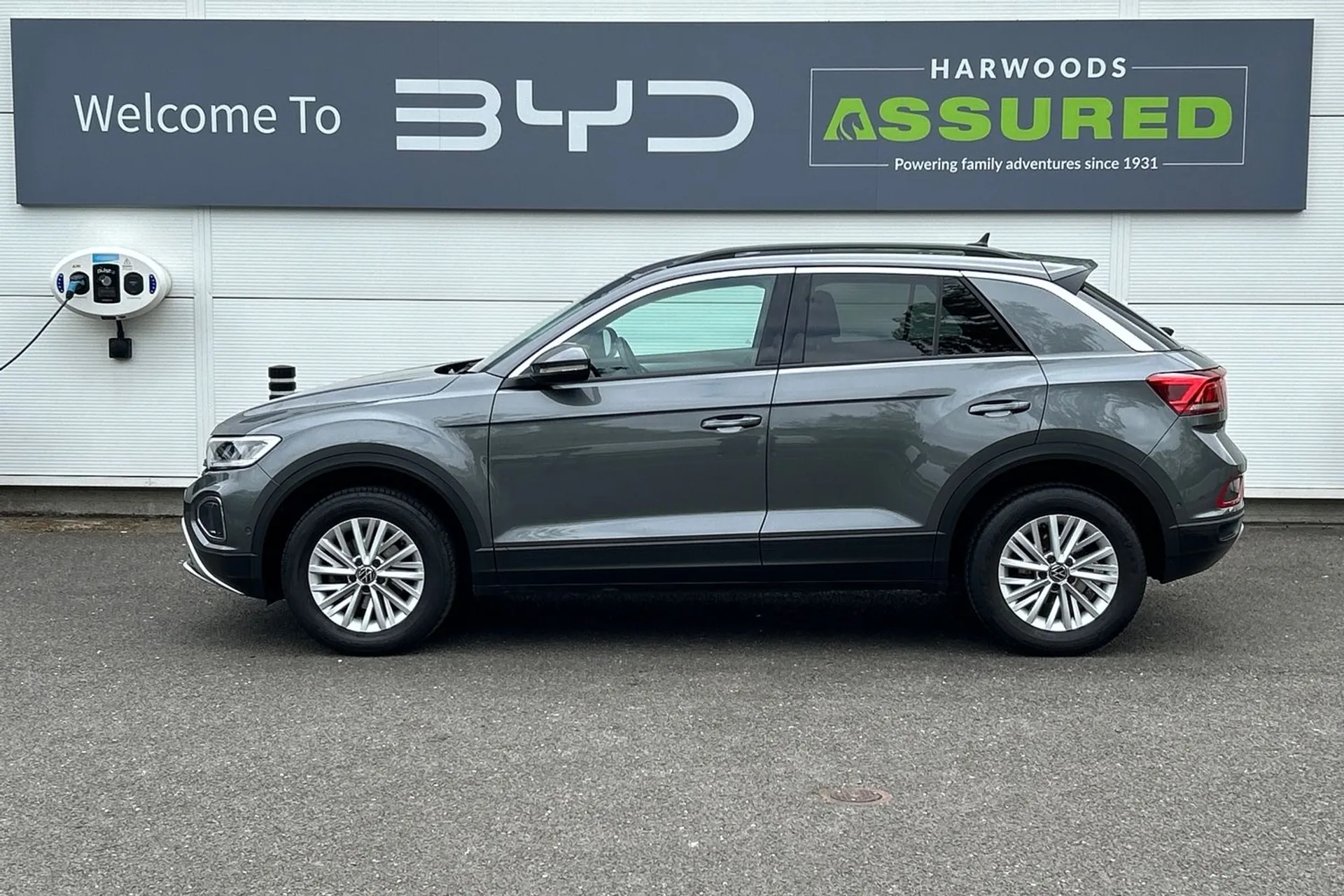 VOLKSWAGEN T-ROC thumbnail image number 14