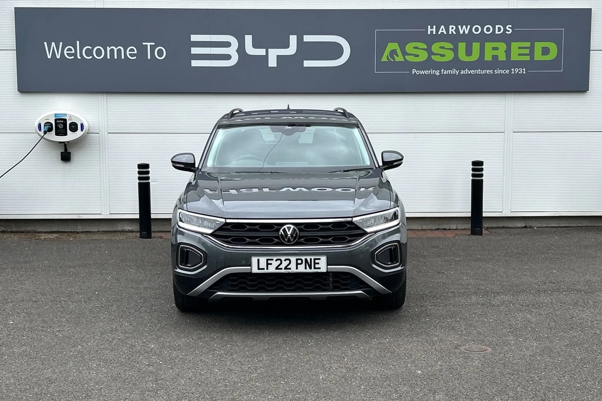 VOLKSWAGEN T-ROC thumbnail image number 16
