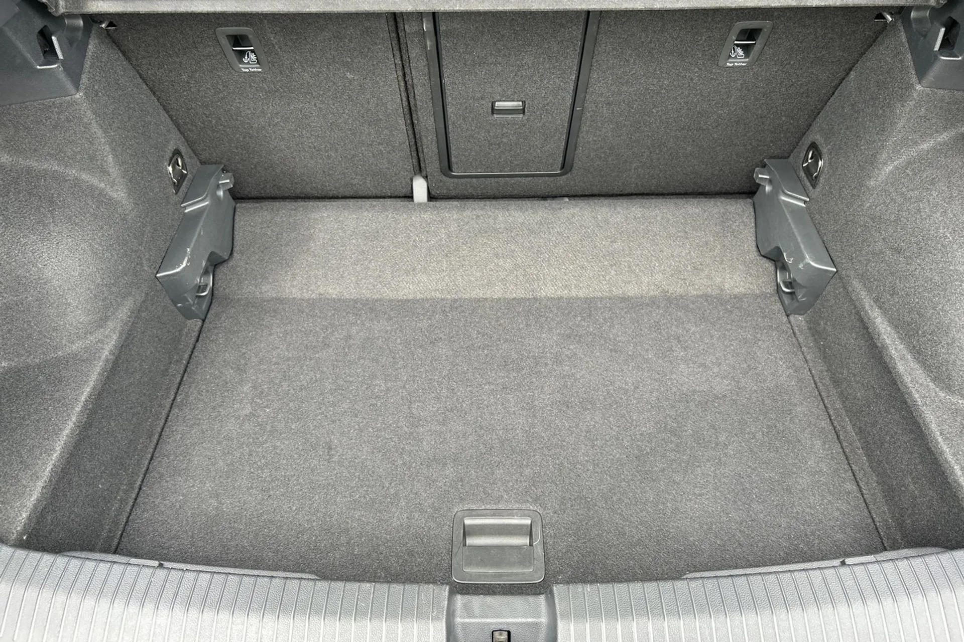 VOLKSWAGEN T-ROC thumbnail image number 34
