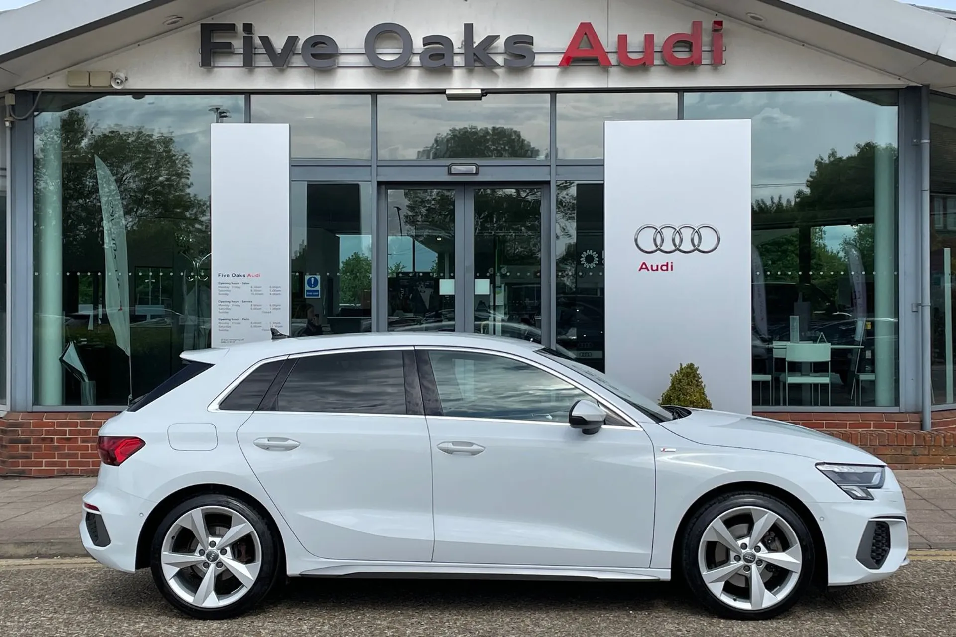 Audi A3 thumbnail image number 2