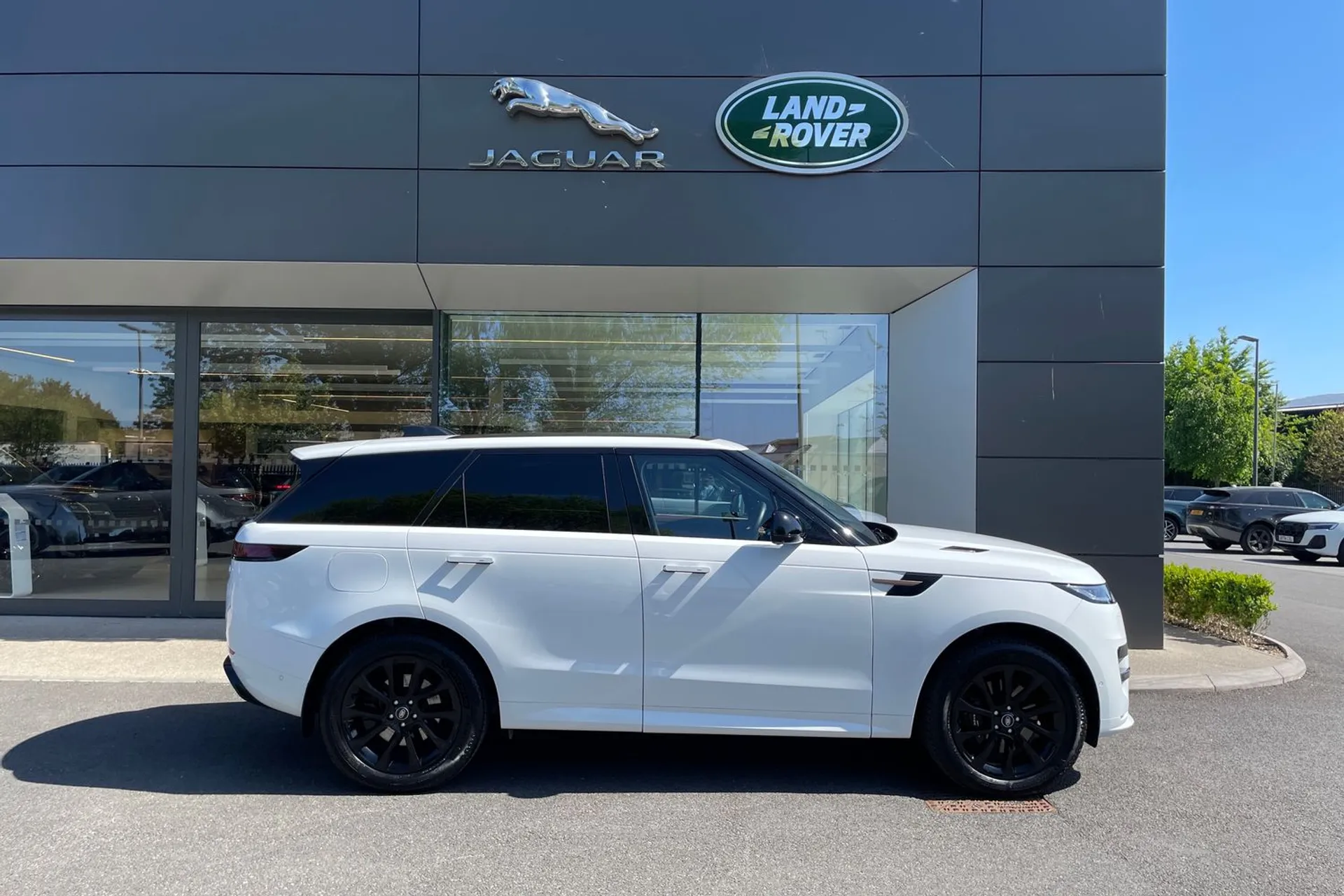 LAND ROVER RANGE ROVER SPORT thumbnail image number 2