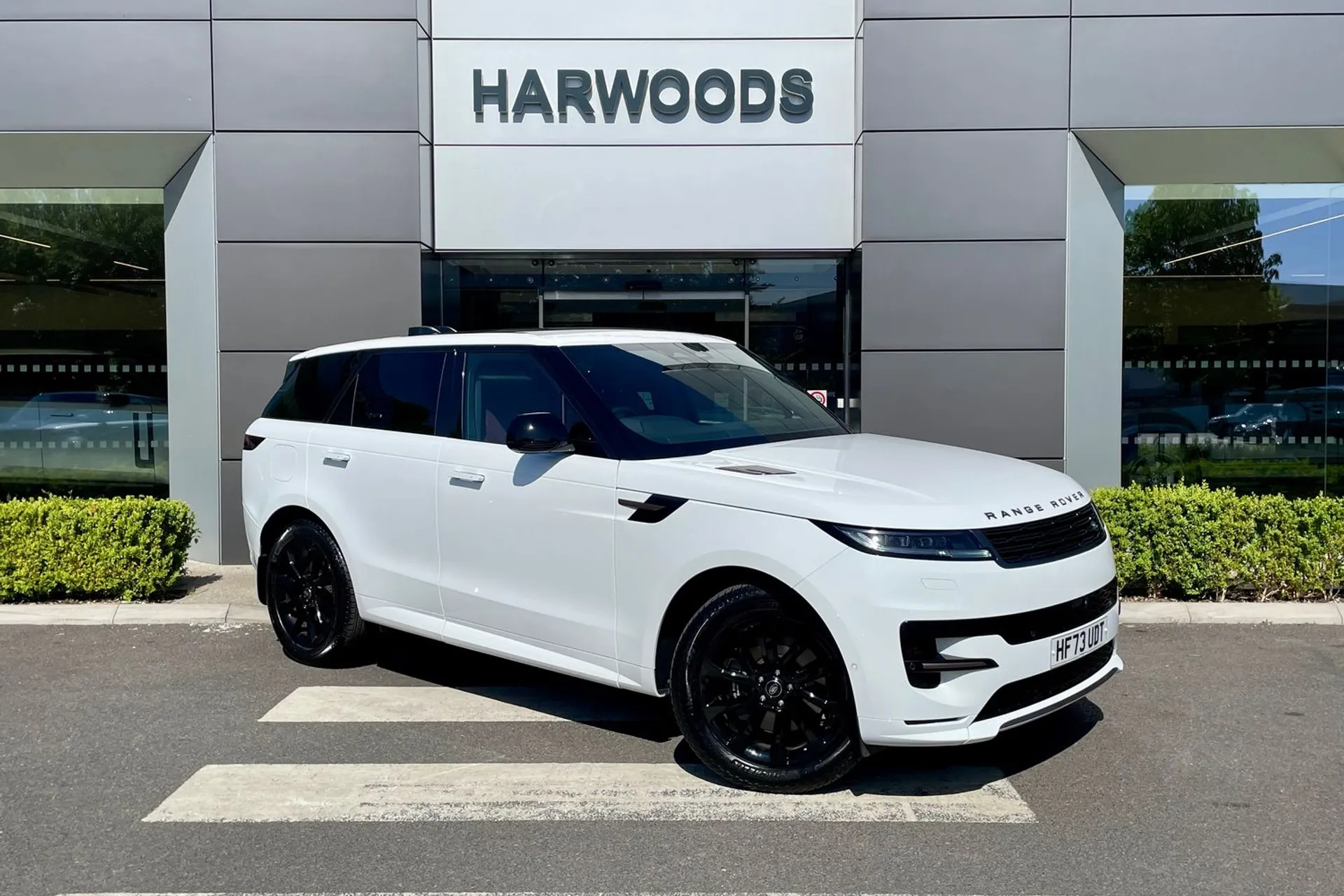 LAND ROVER RANGE ROVER SPORT focused image