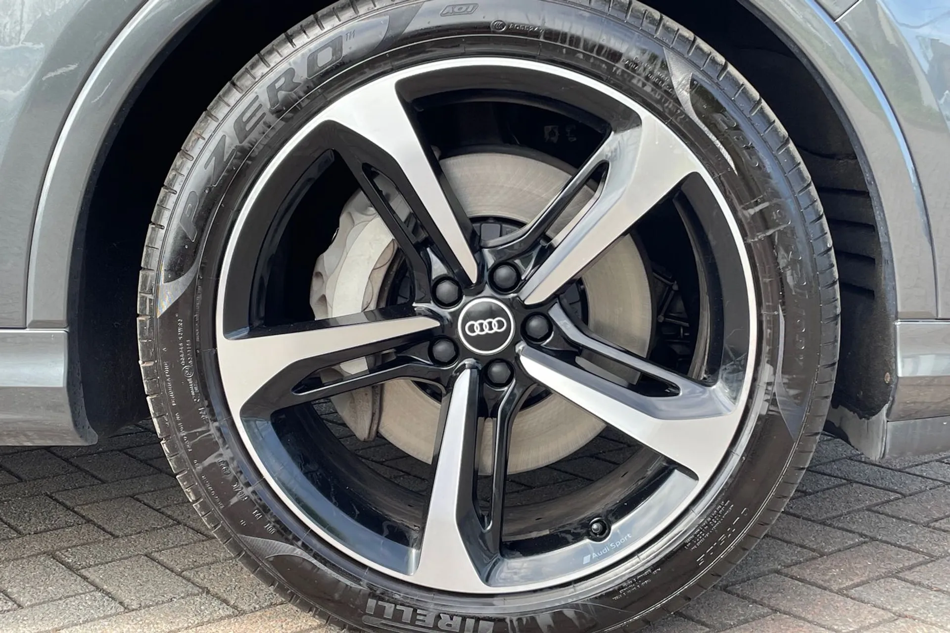Audi Q7 thumbnail image number 8