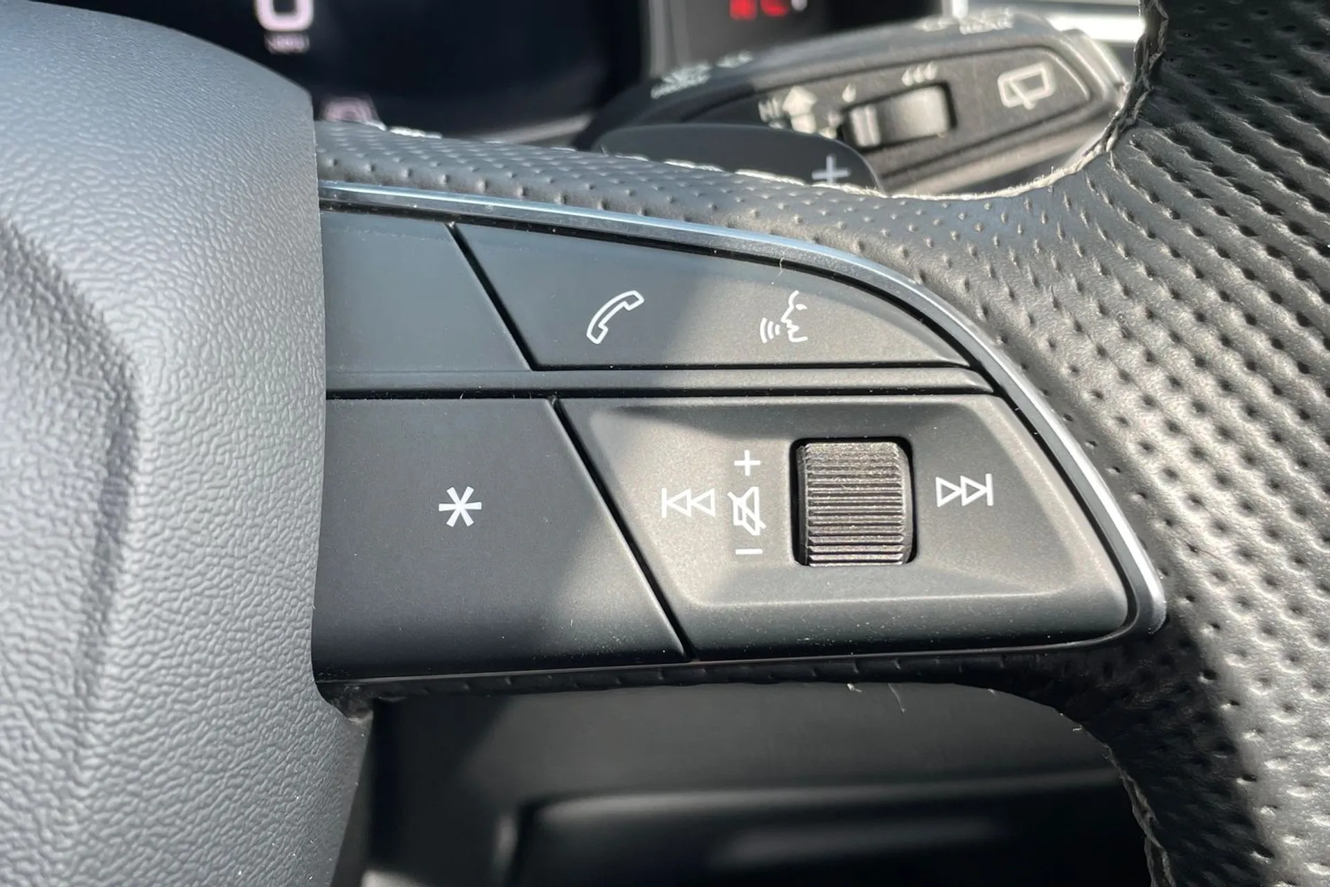Audi Q7 thumbnail image number 18