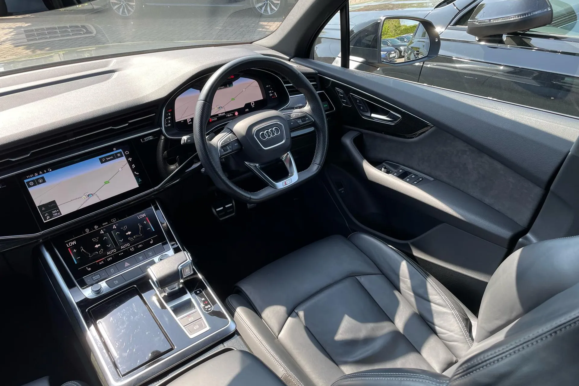 Audi Q7 thumbnail image number 37