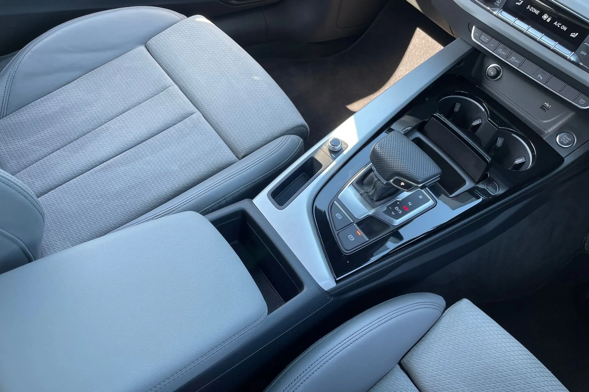 Audi A5 thumbnail image number 32