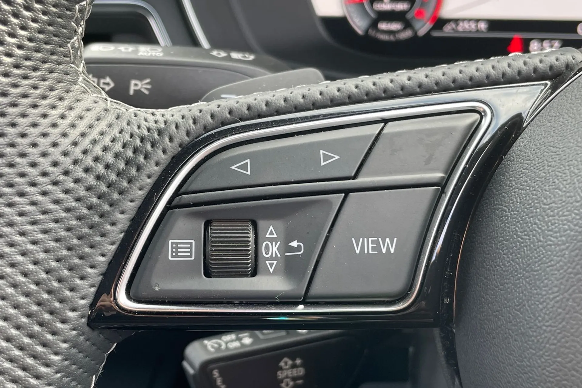 Audi A4 thumbnail image number 17