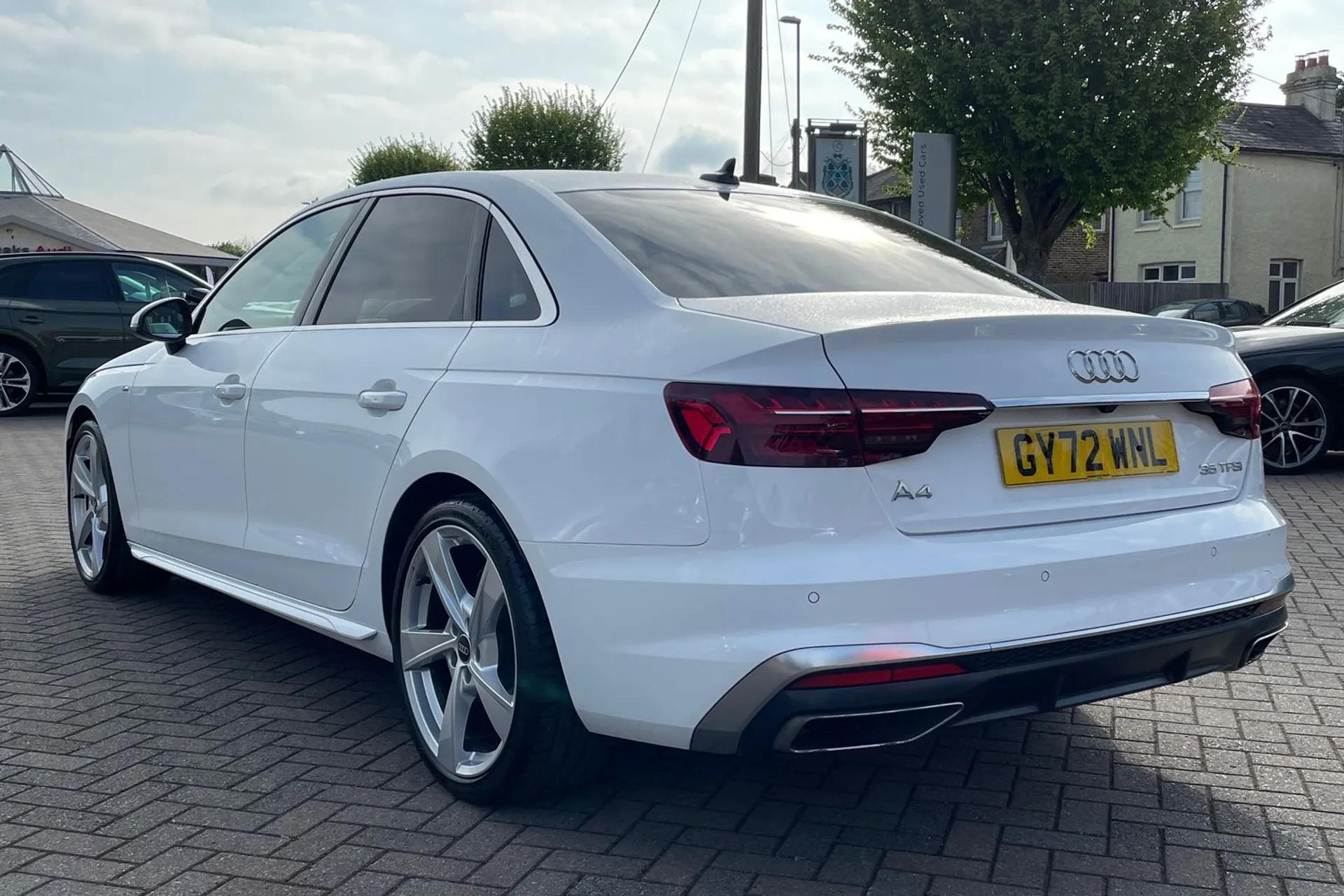 Audi A4 thumbnail image number 6