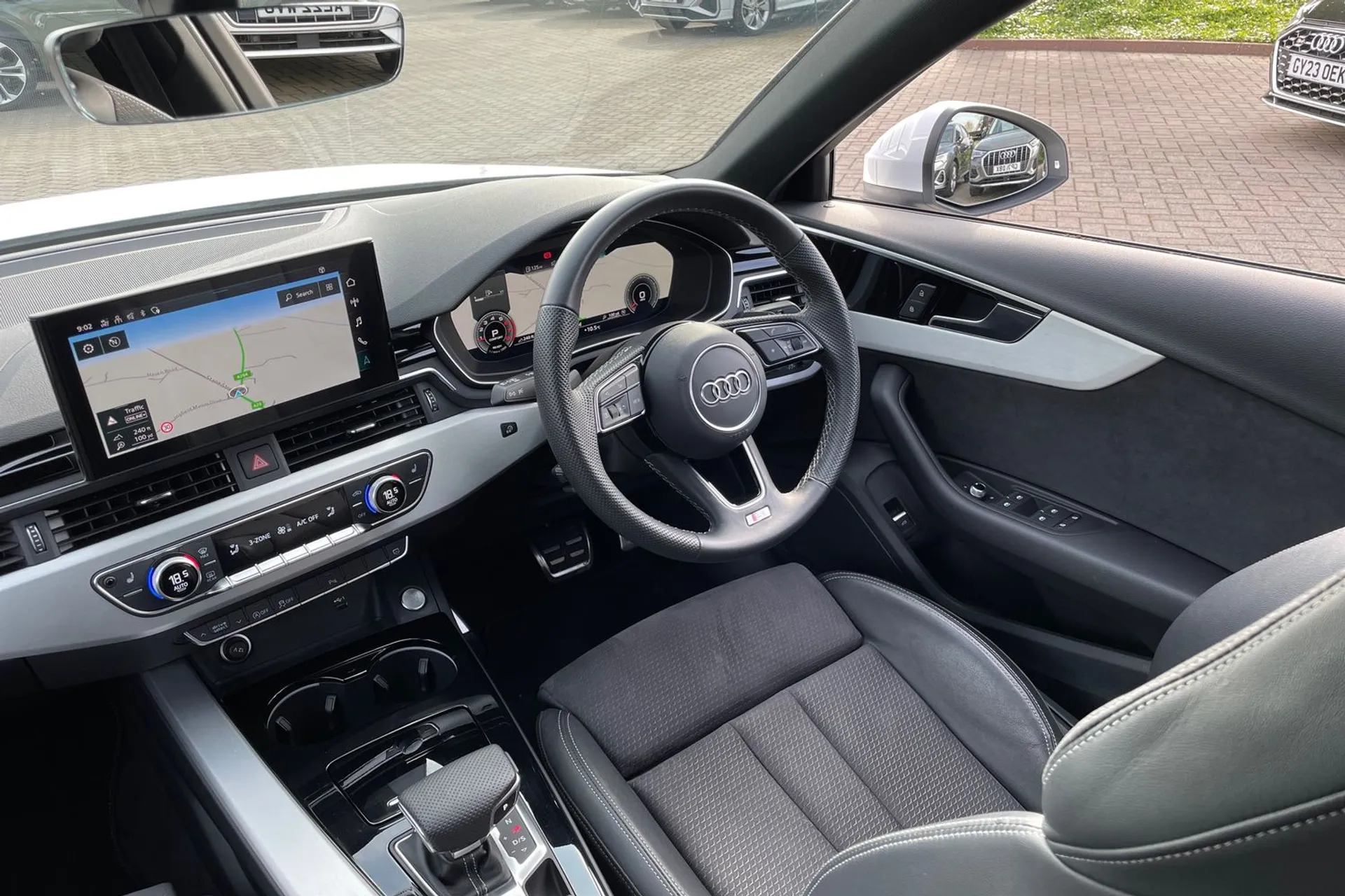 Audi A4 thumbnail image number 30