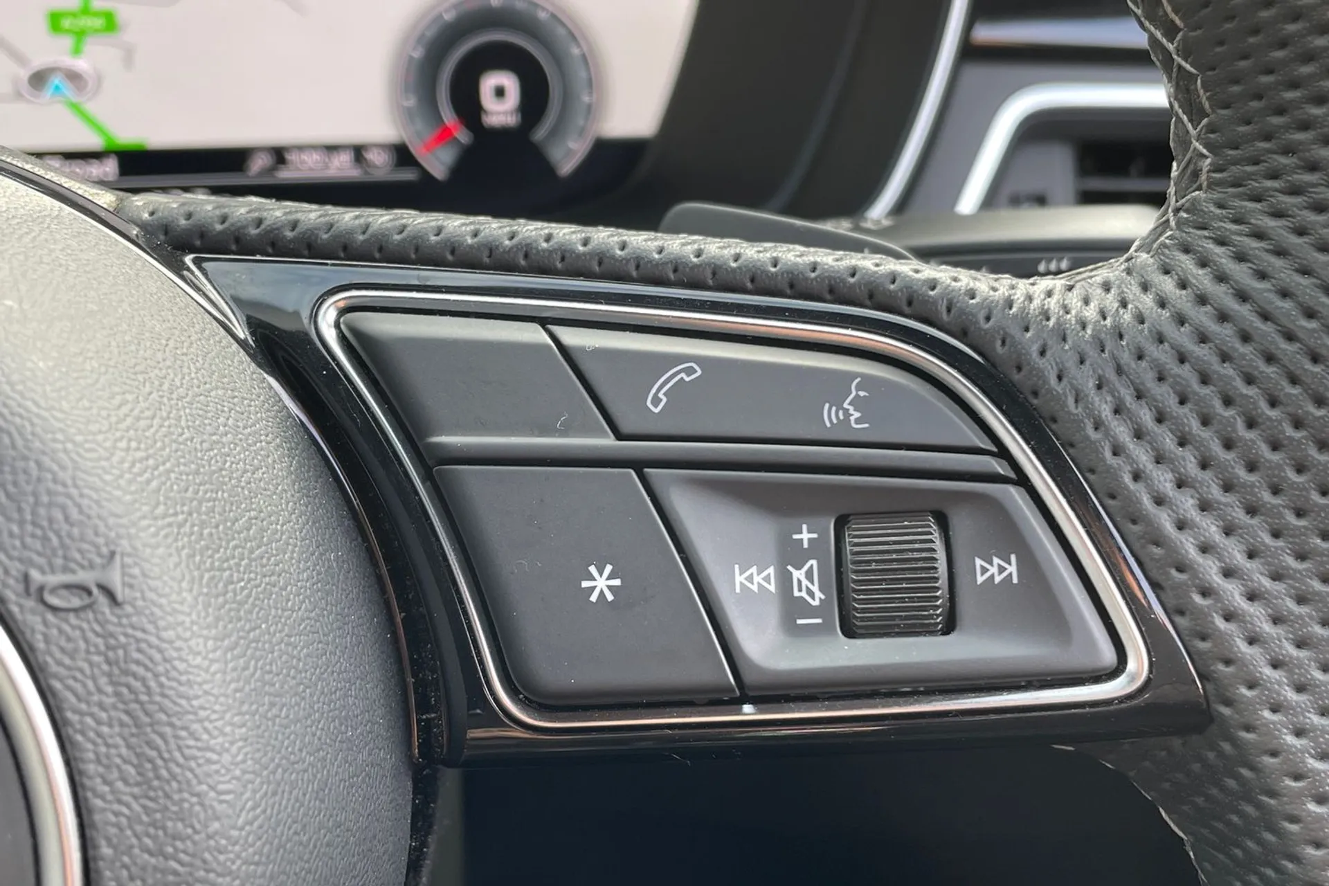Audi A4 thumbnail image number 18