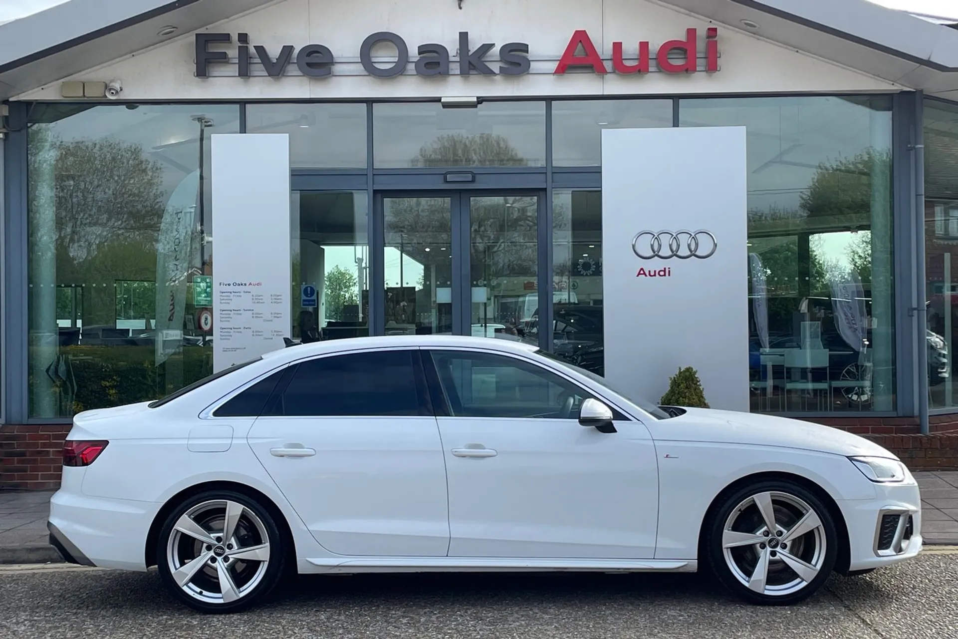 Audi A4 thumbnail image number 2