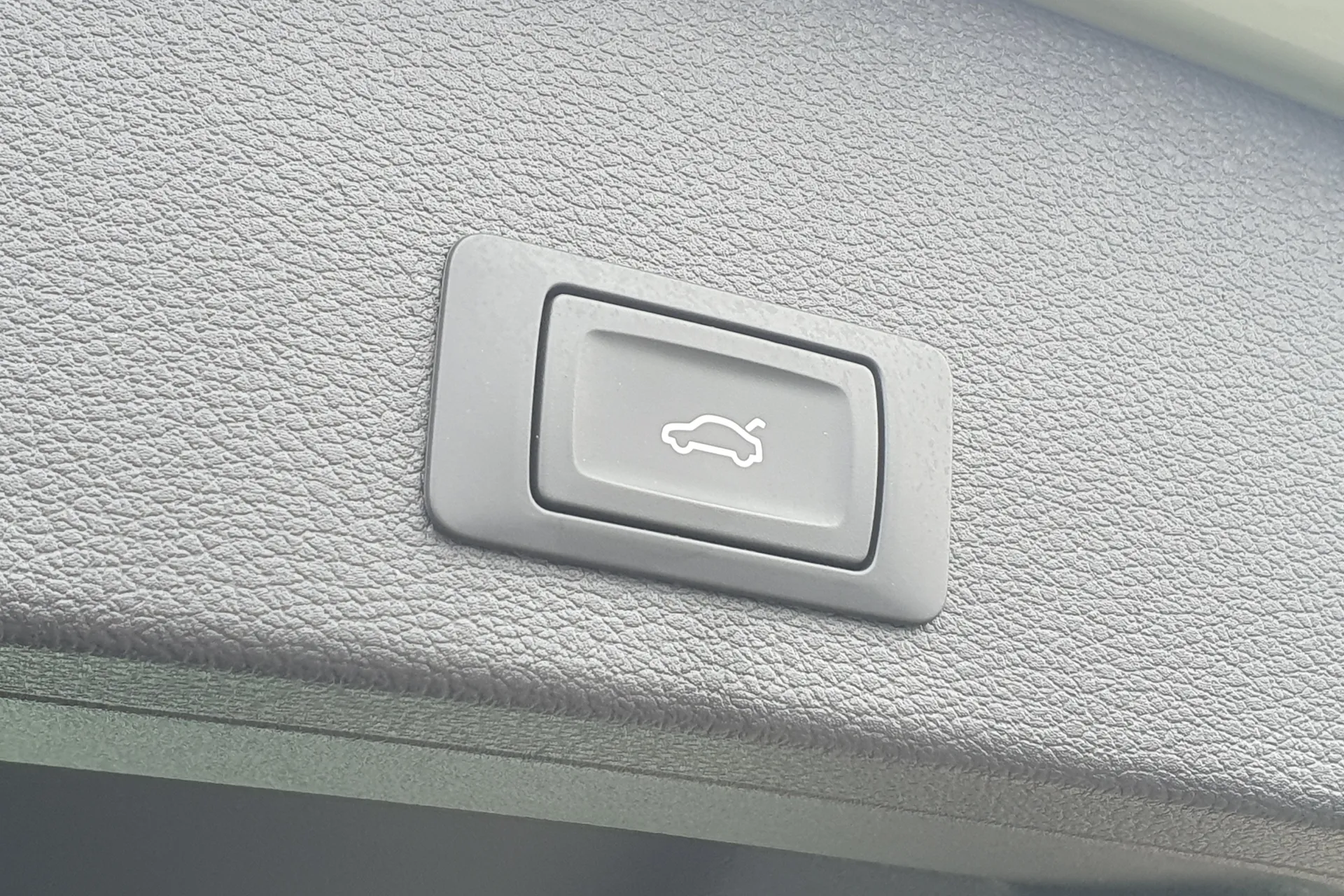 Audi Q2 thumbnail image number 19