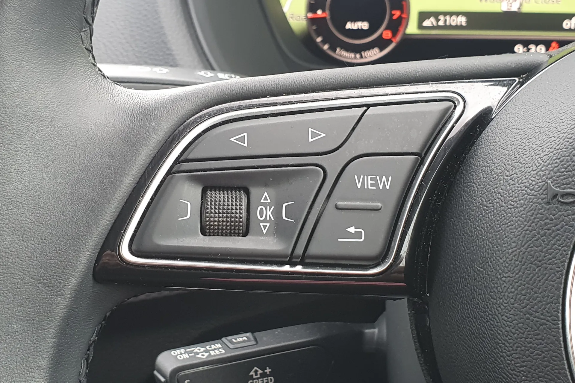 Audi Q2 thumbnail image number 20