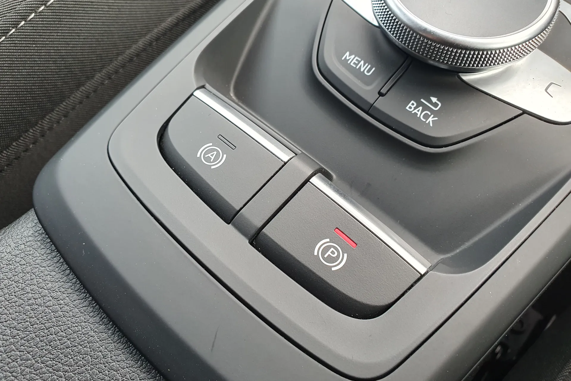 Audi Q2 thumbnail image number 16
