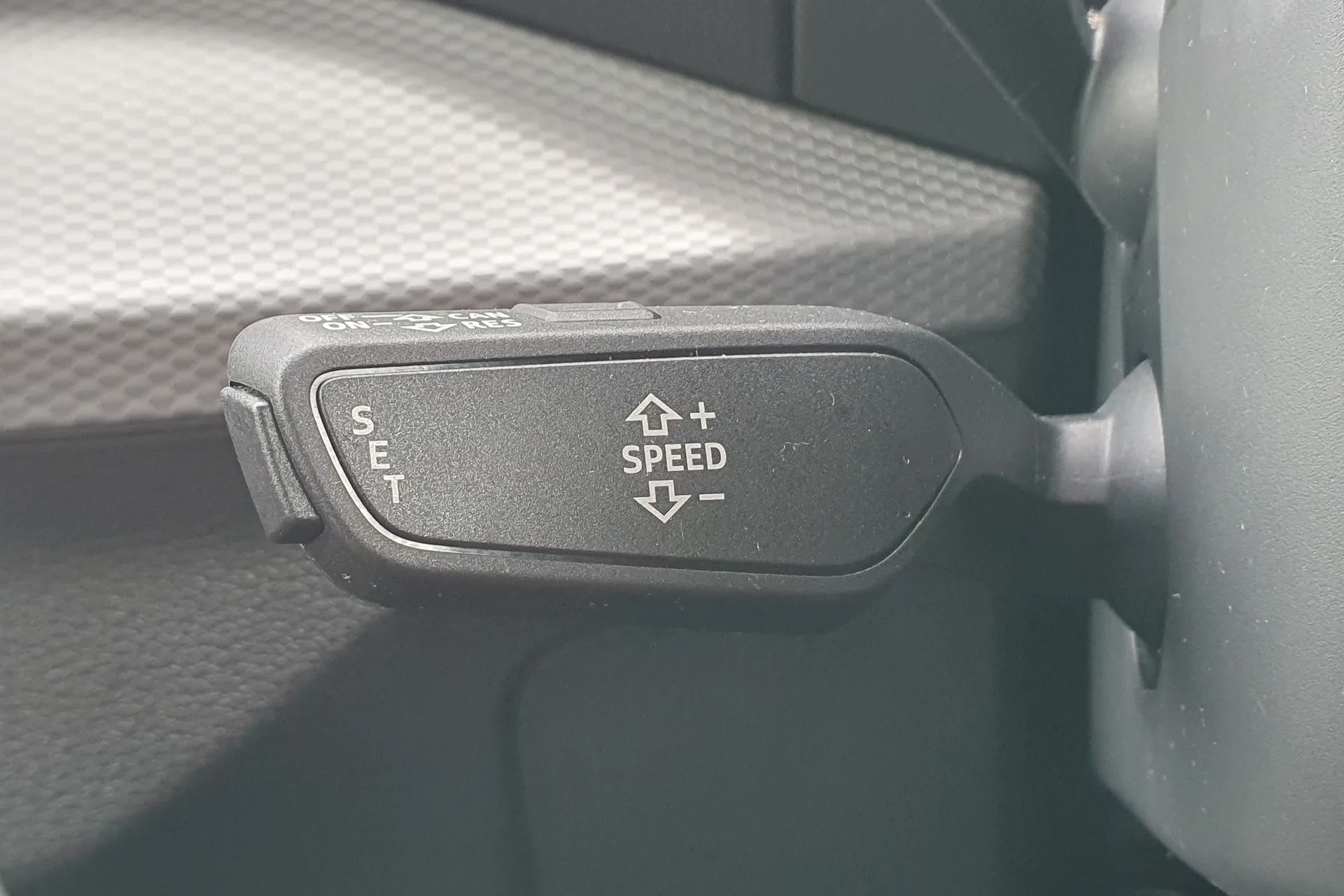 Audi Q2 thumbnail image number 14