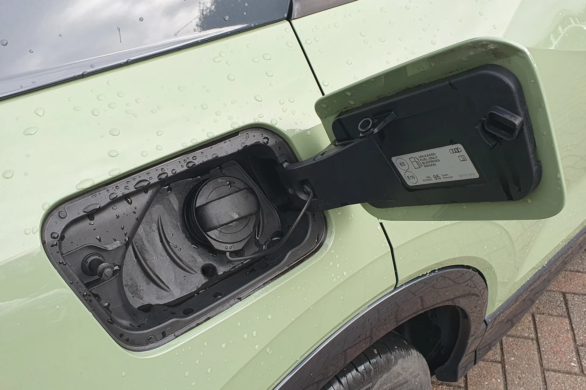 Audi Q2 thumbnail image number 26