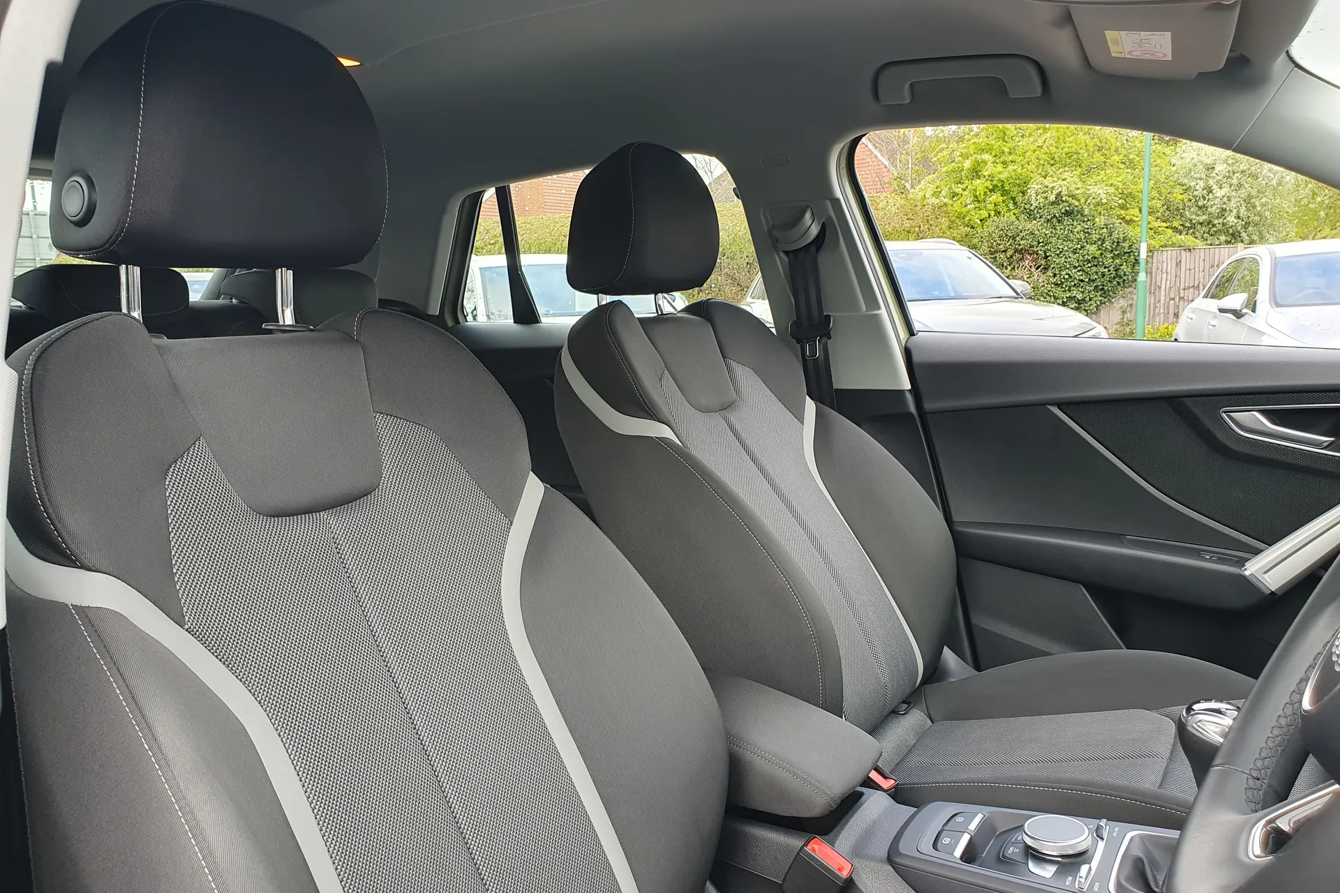 Audi Q2 thumbnail image number 32