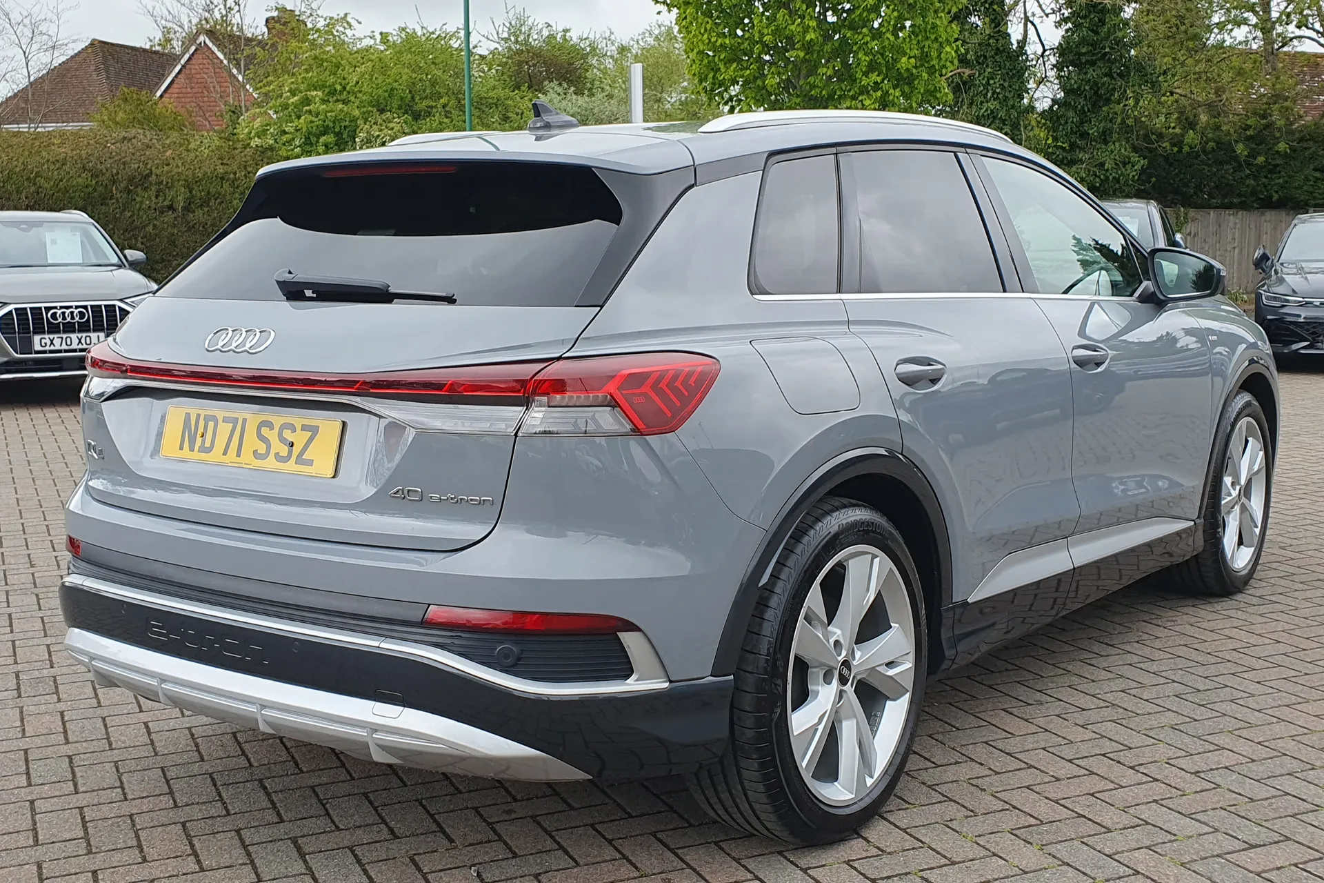Audi Q4 thumbnail image number 4