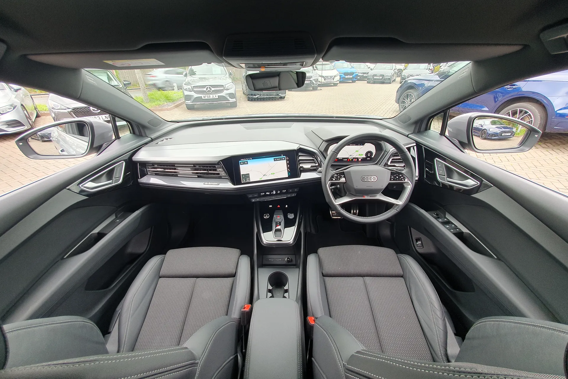 Audi Q4 thumbnail image number 3