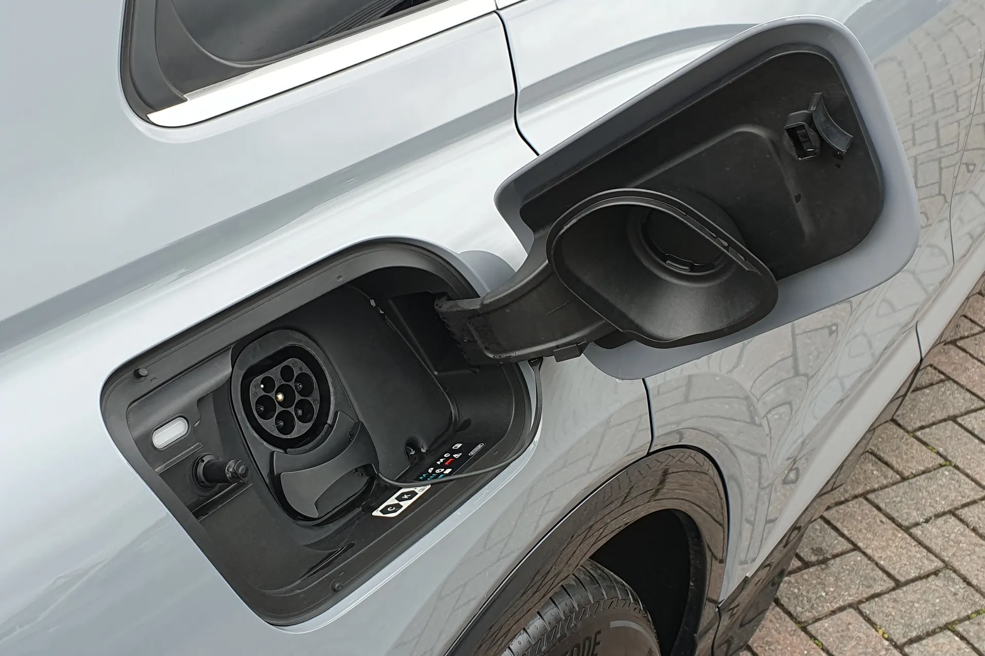 Audi Q4 thumbnail image number 25
