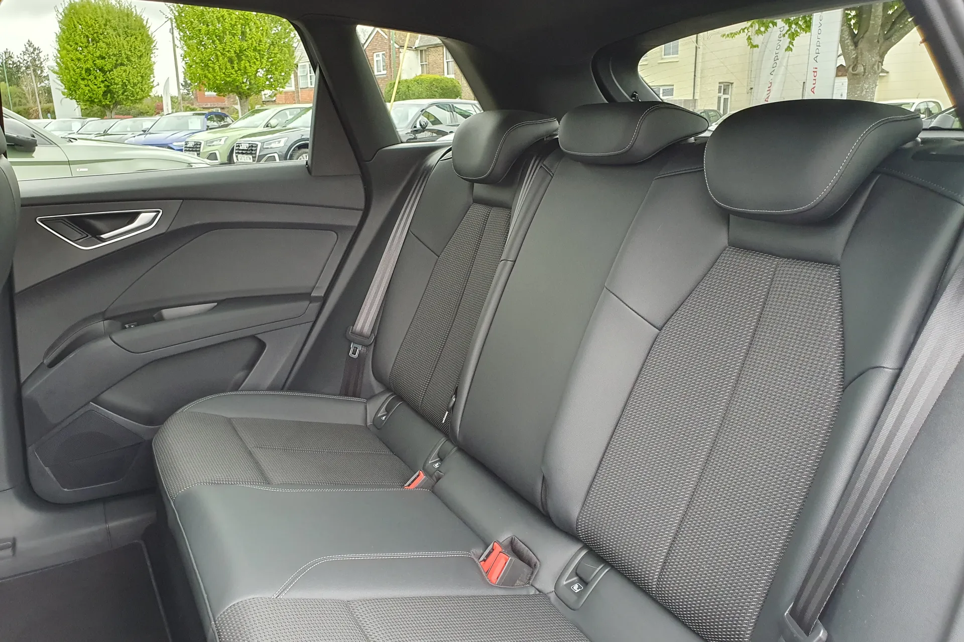 Audi Q4 thumbnail image number 39