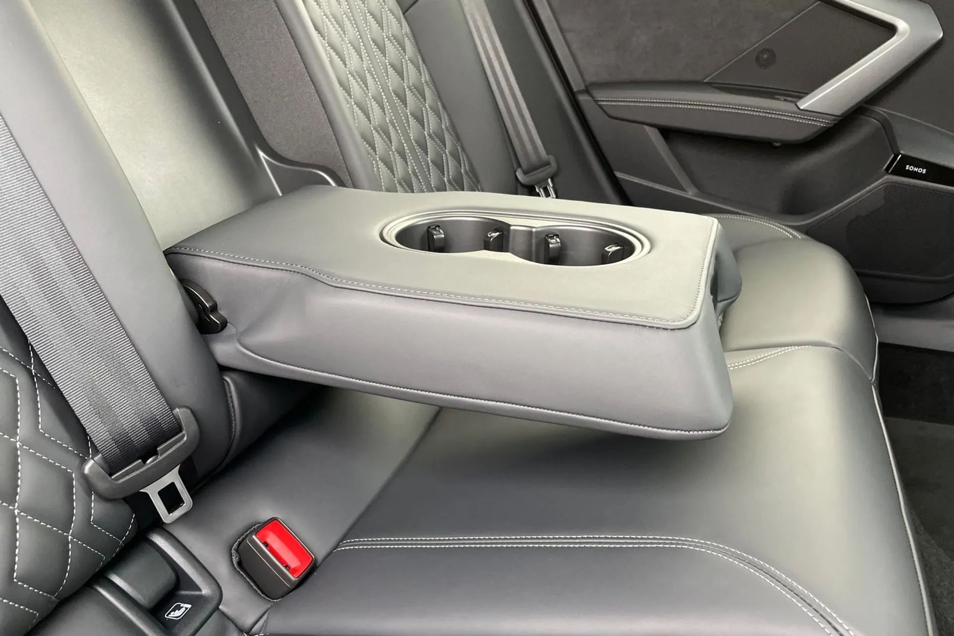 Audi A3 thumbnail image number 47