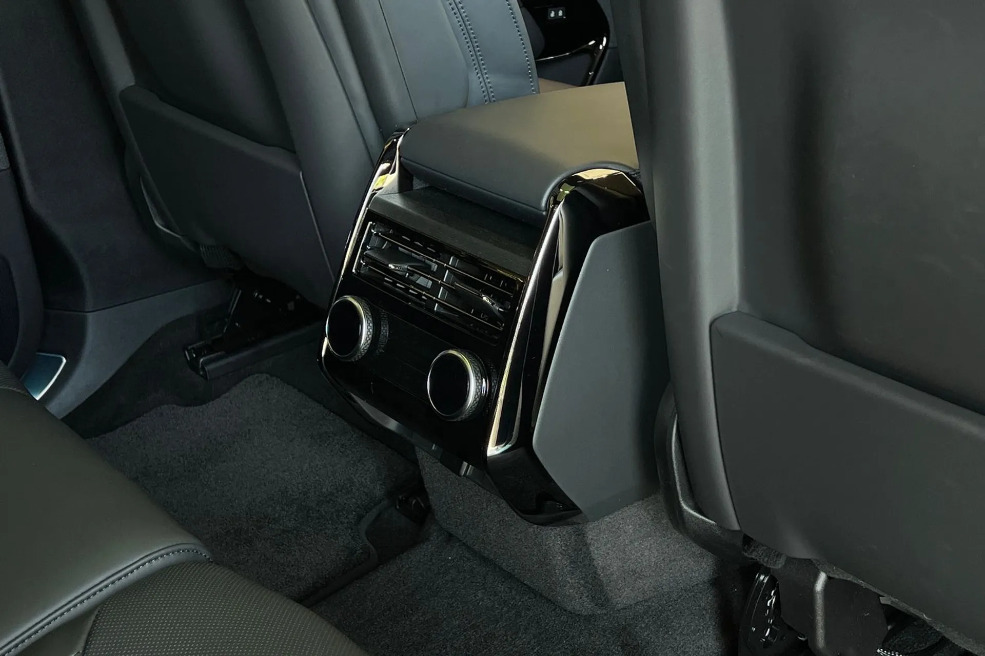 LAND ROVER RANGE ROVER SPORT thumbnail image number 40