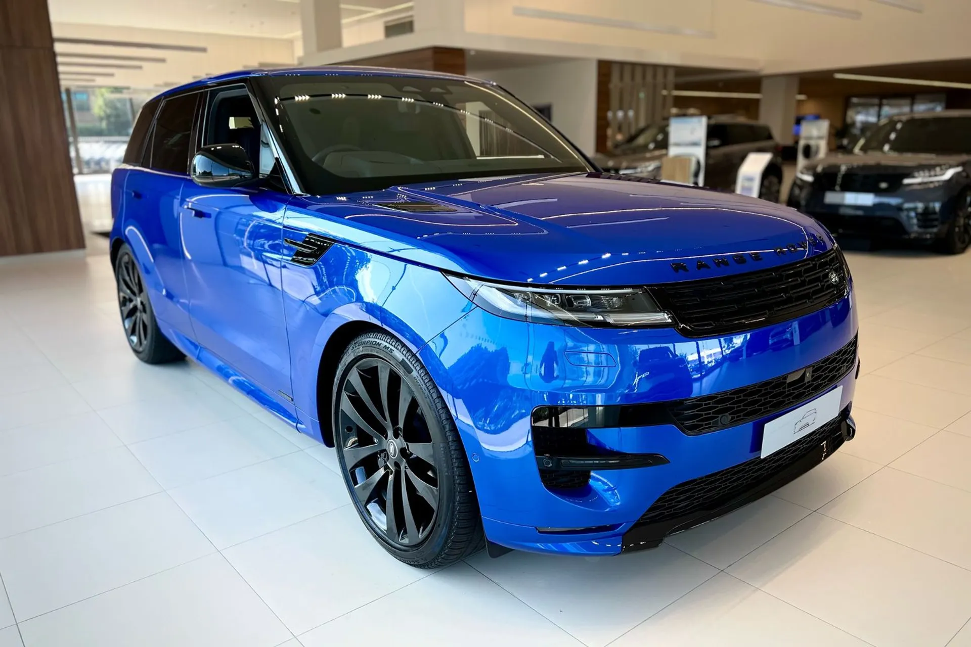 LAND ROVER RANGE ROVER SPORT focused image