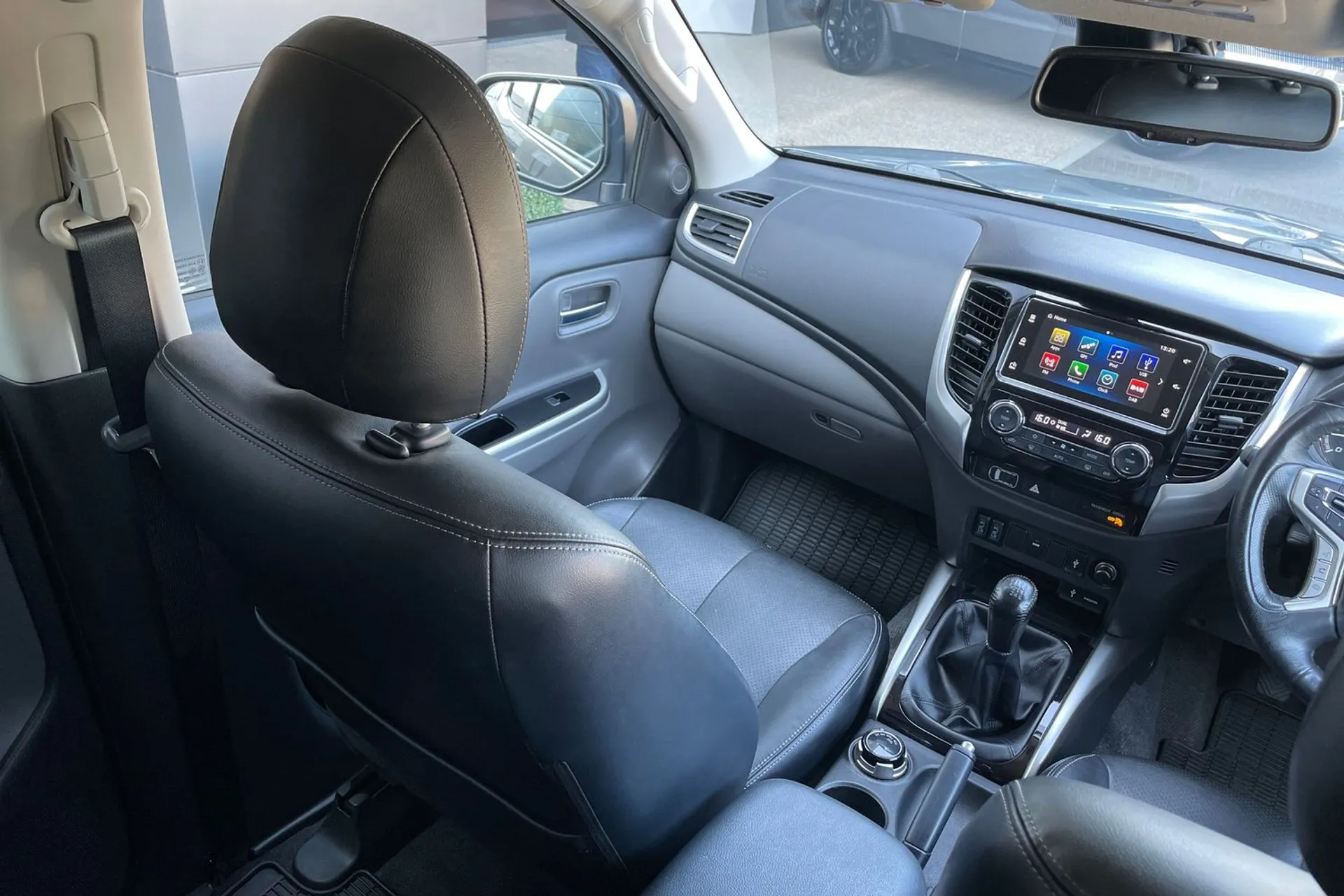 MITSUBISHI L200 thumbnail image number 38