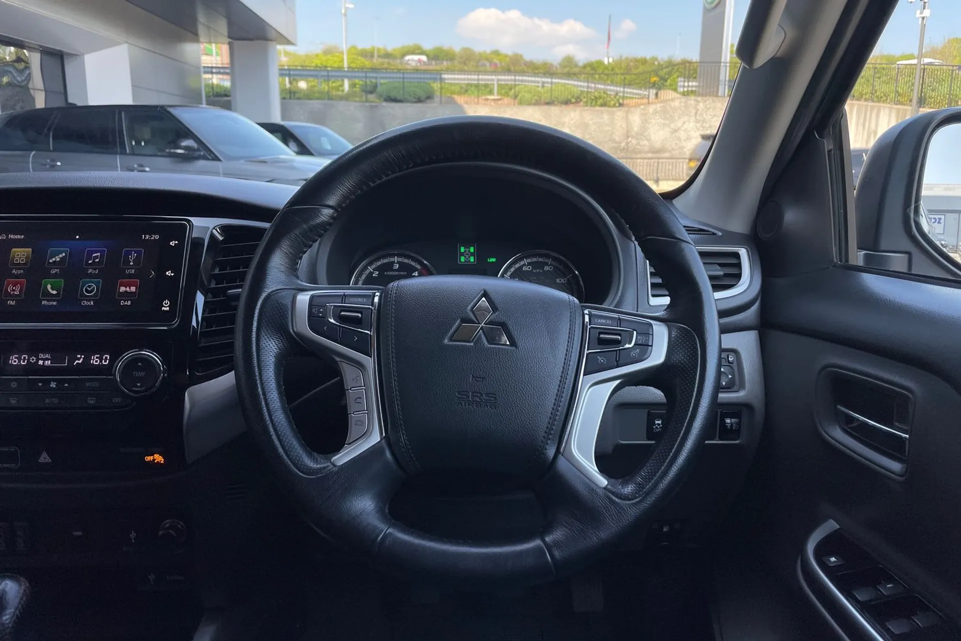 MITSUBISHI L200 thumbnail image number 40
