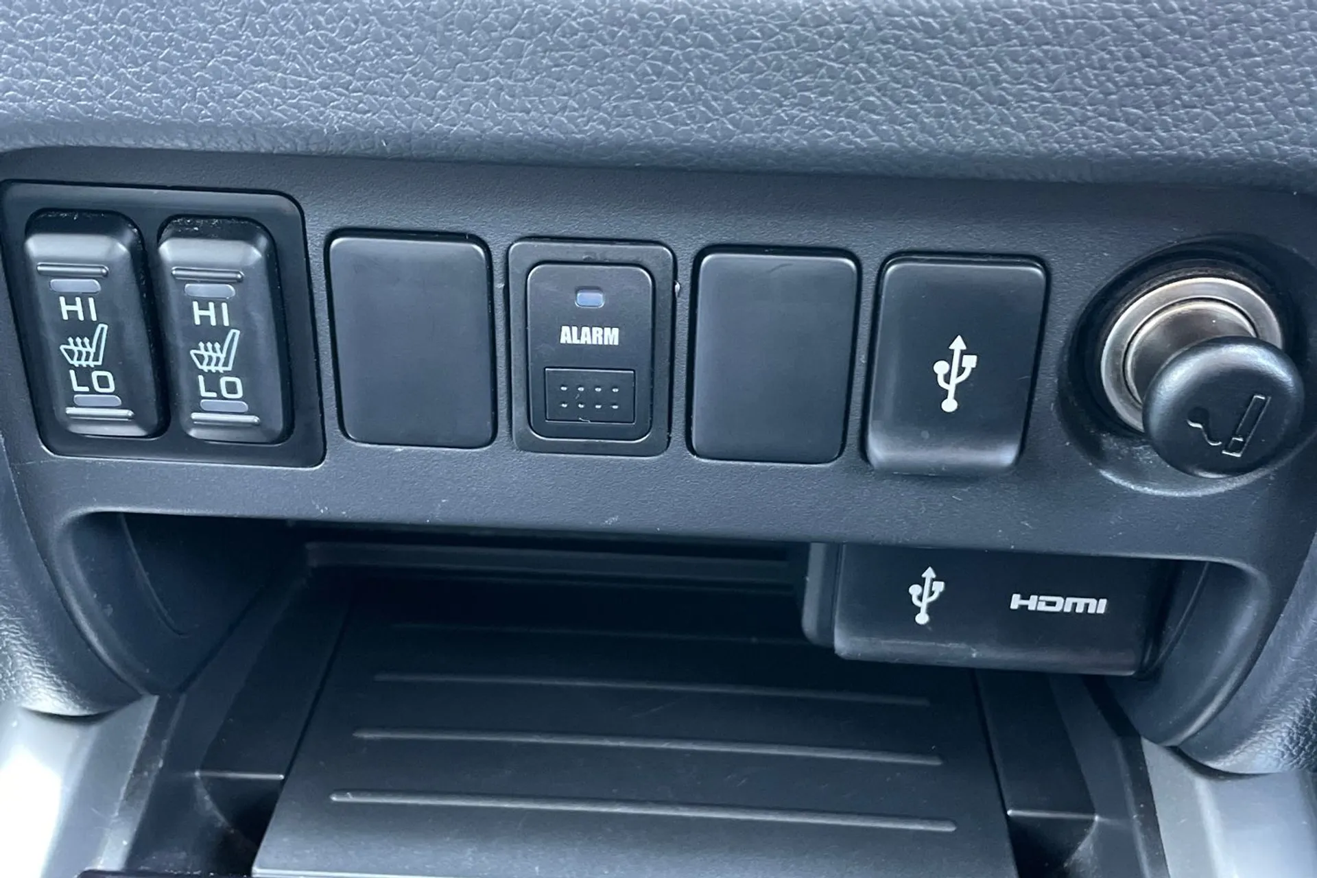 MITSUBISHI L200 thumbnail image number 50