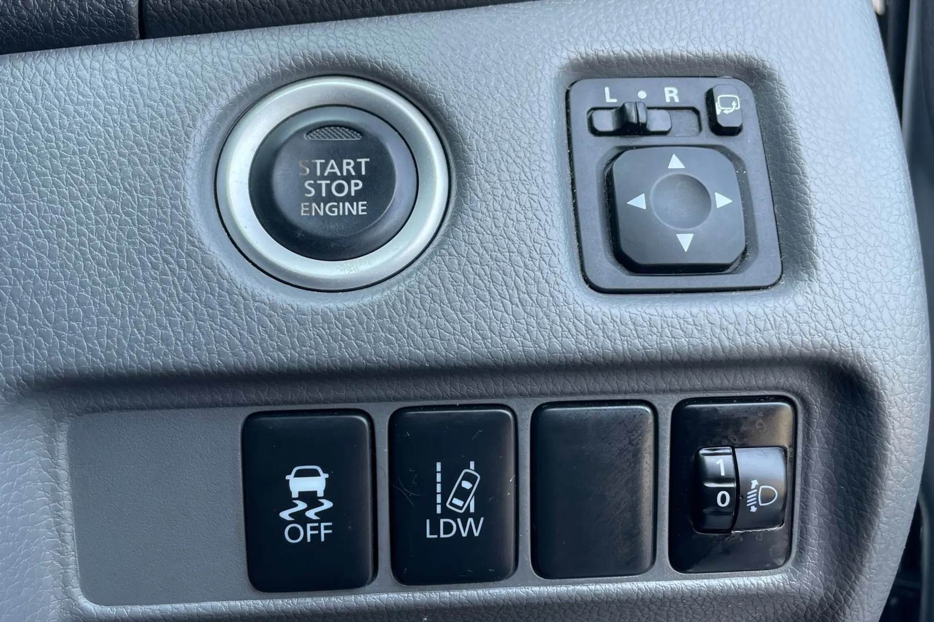 MITSUBISHI L200 thumbnail image number 52