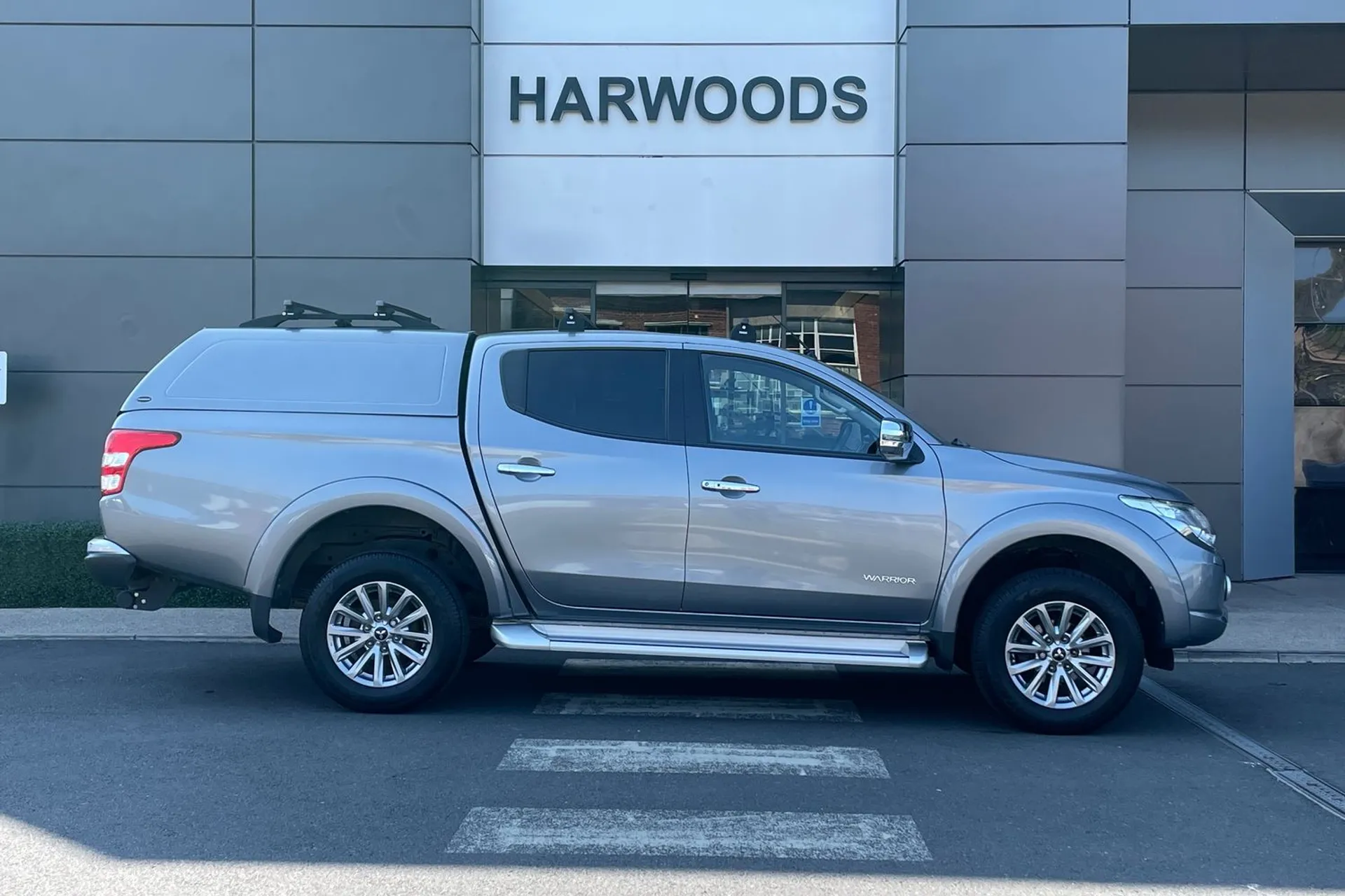 MITSUBISHI L200 thumbnail image number 2