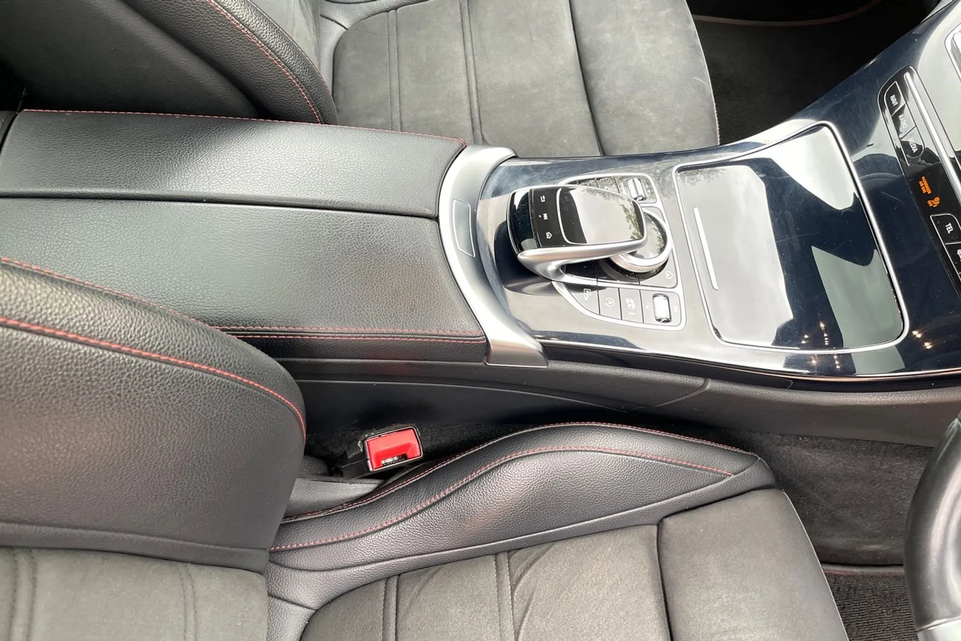 MERCEDES-BENZ C CLASS thumbnail image number 42