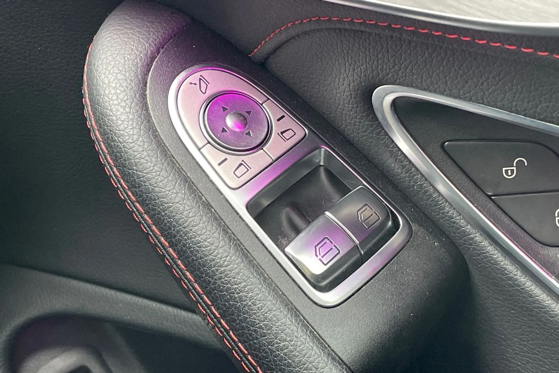 MERCEDES-BENZ C CLASS thumbnail image number 43