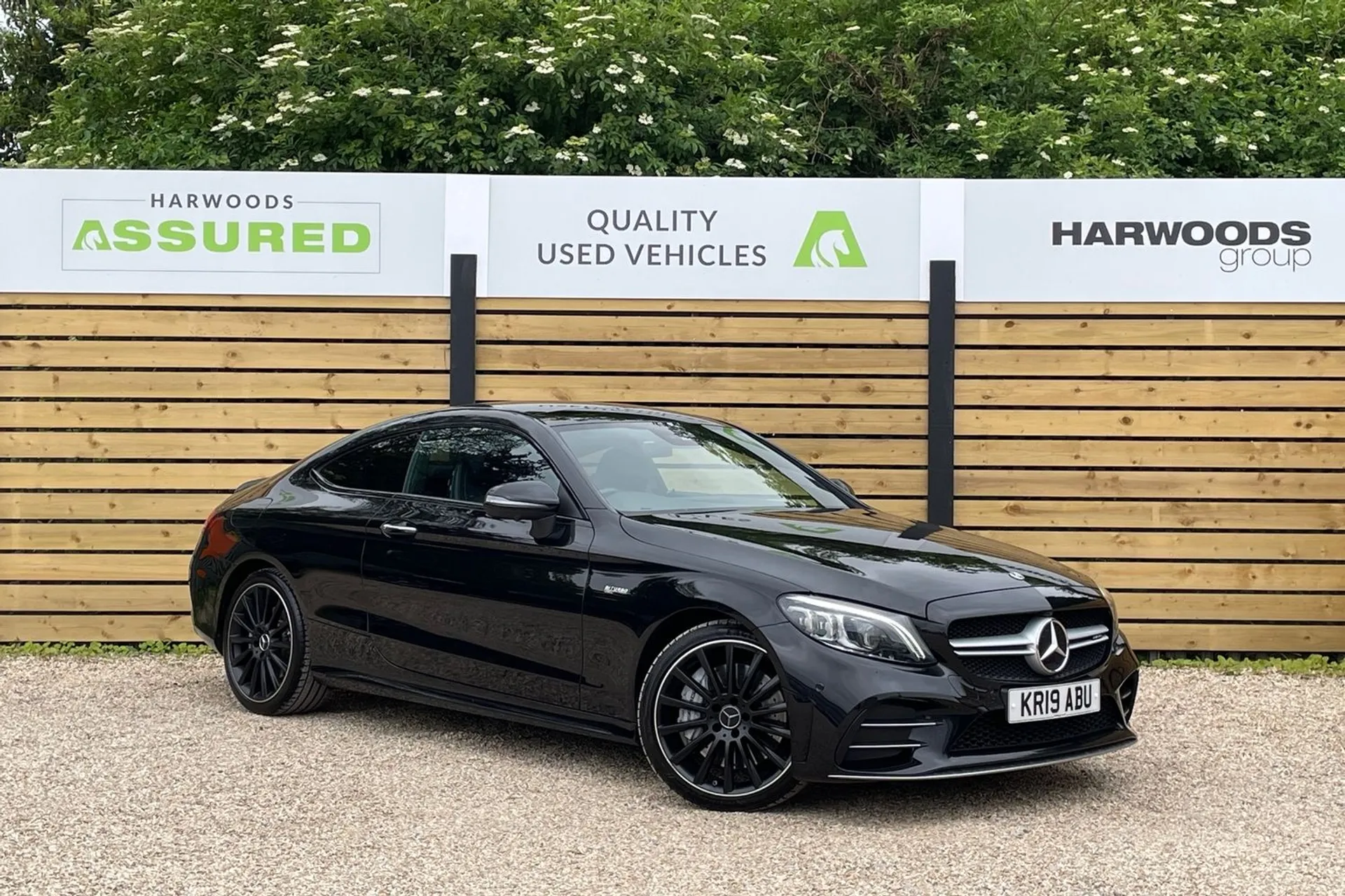 MERCEDES-BENZ C CLASS focused image