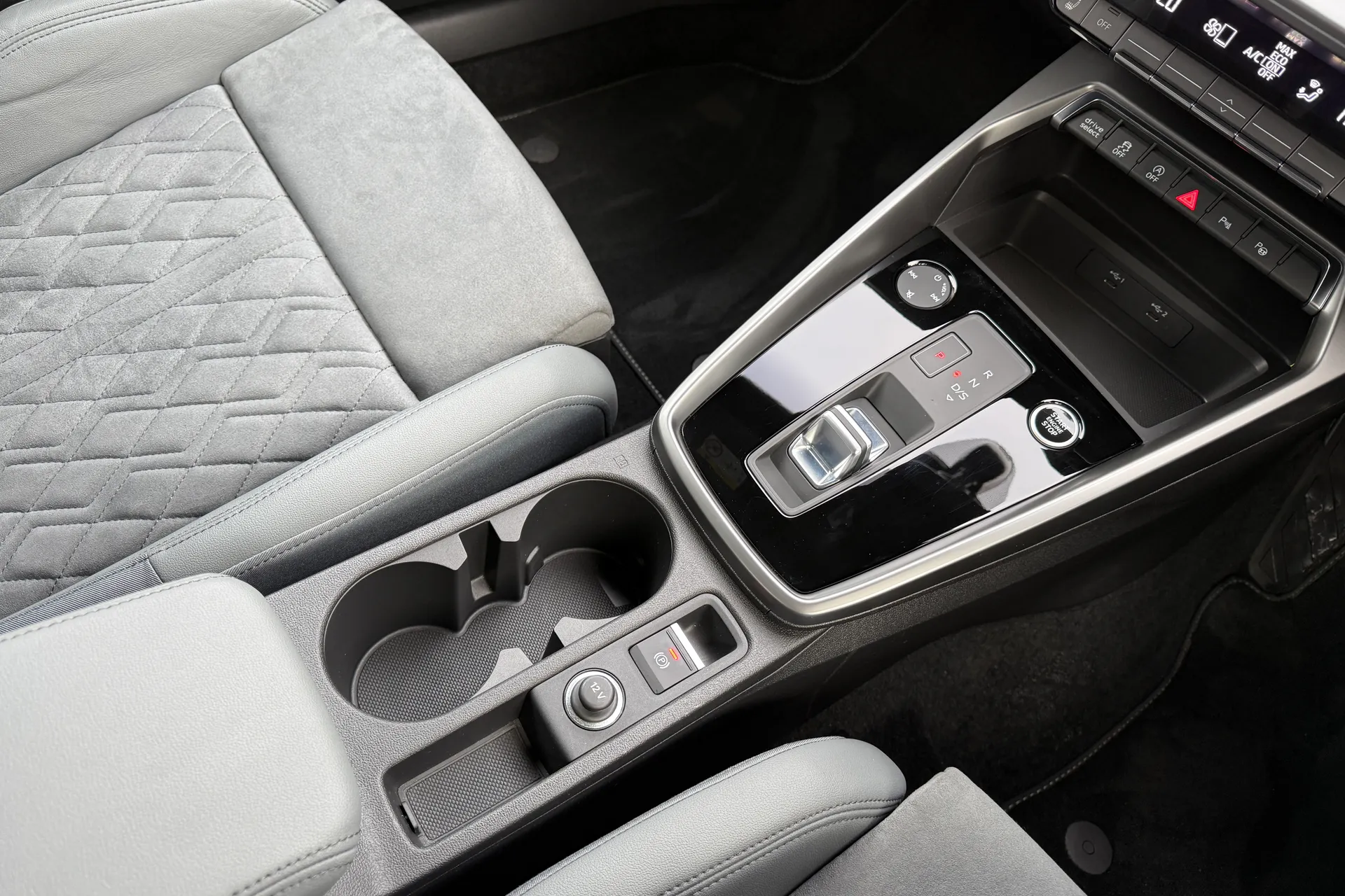 Audi A3 thumbnail image number 42