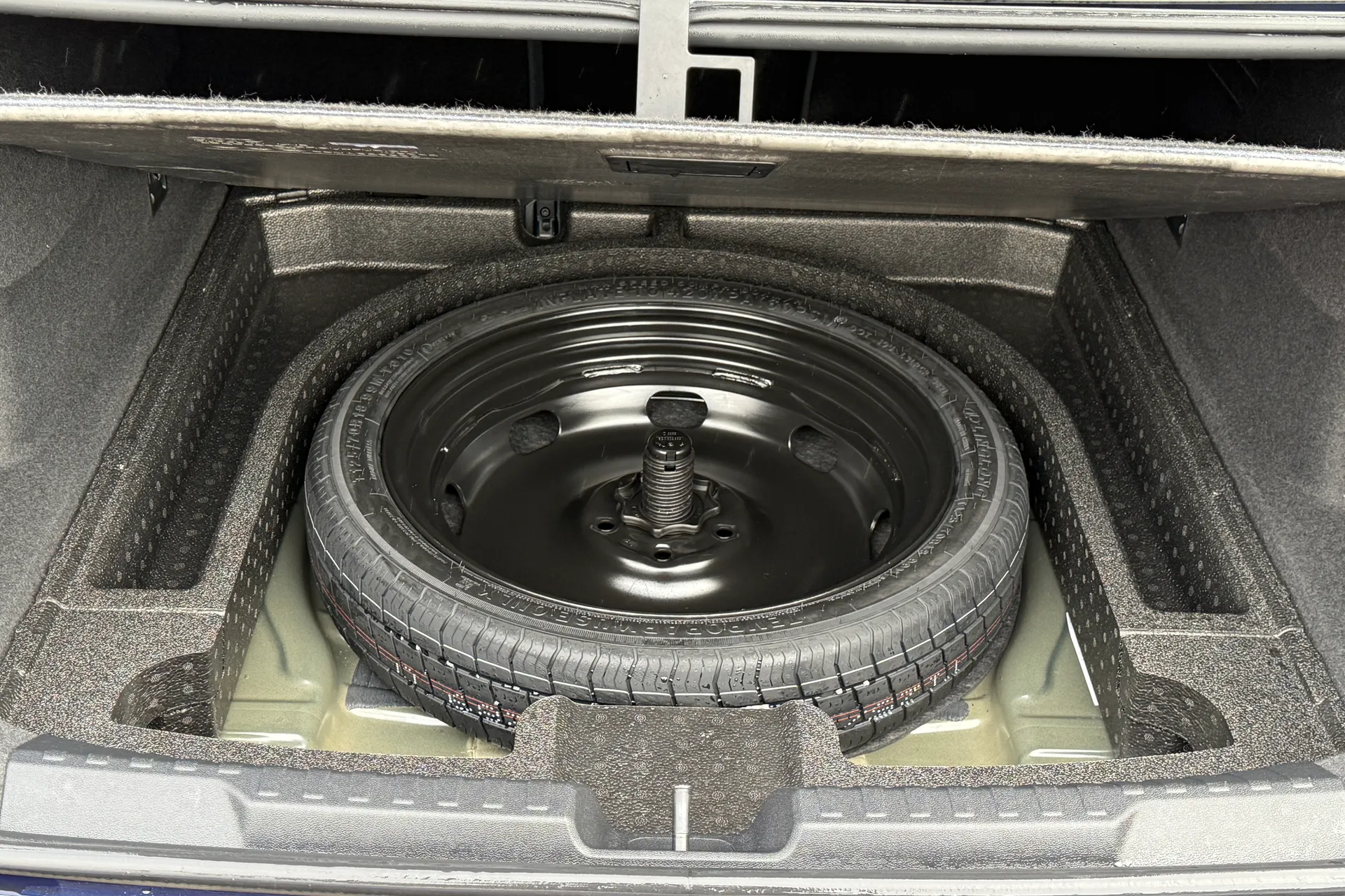 Audi A3 thumbnail image number 37