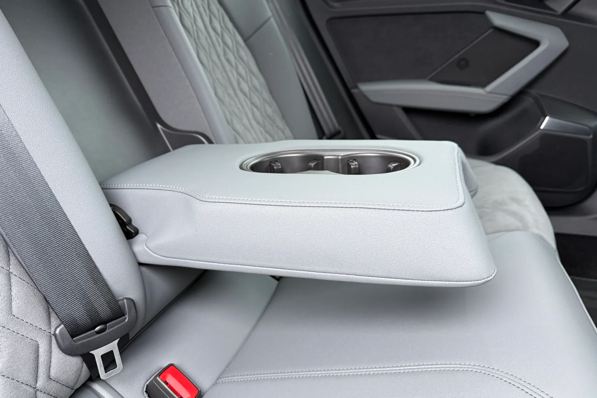 Audi A3 thumbnail image number 48