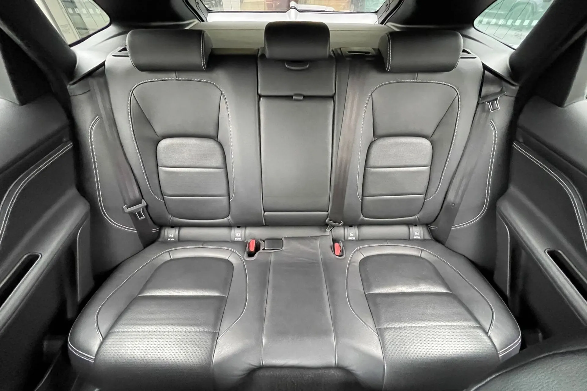 Jaguar F-PACE thumbnail image number 11