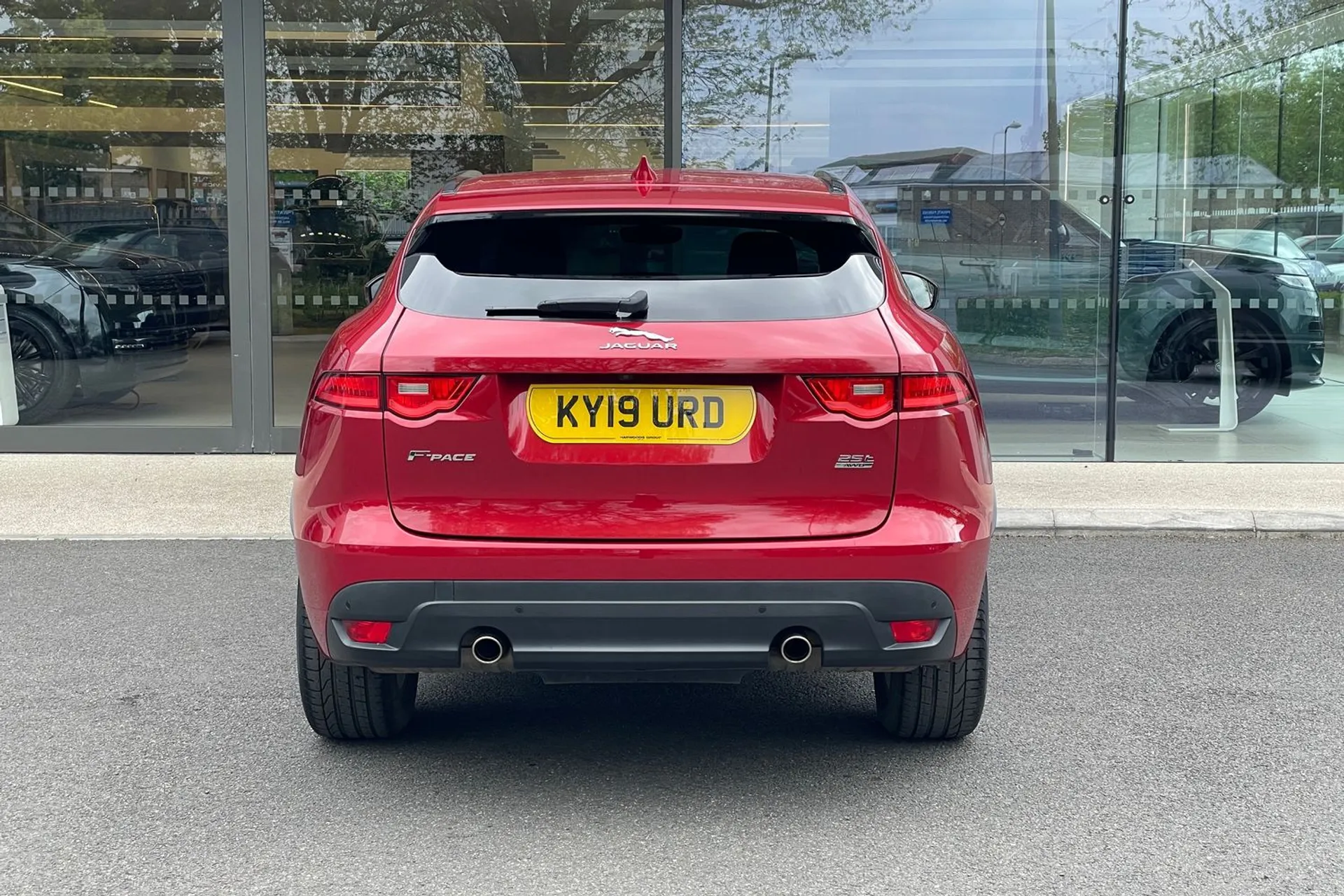 Jaguar F-PACE thumbnail image number 8