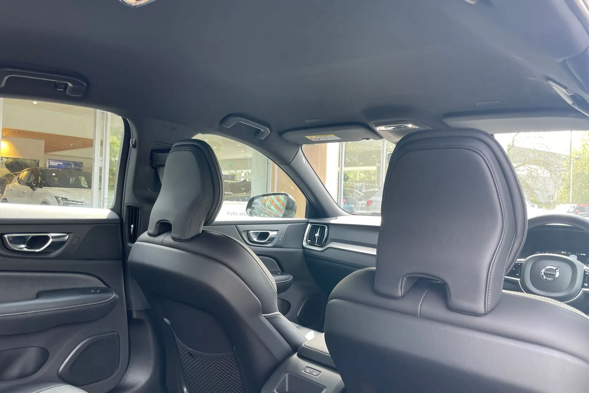 Volvo S60 thumbnail image number 23
