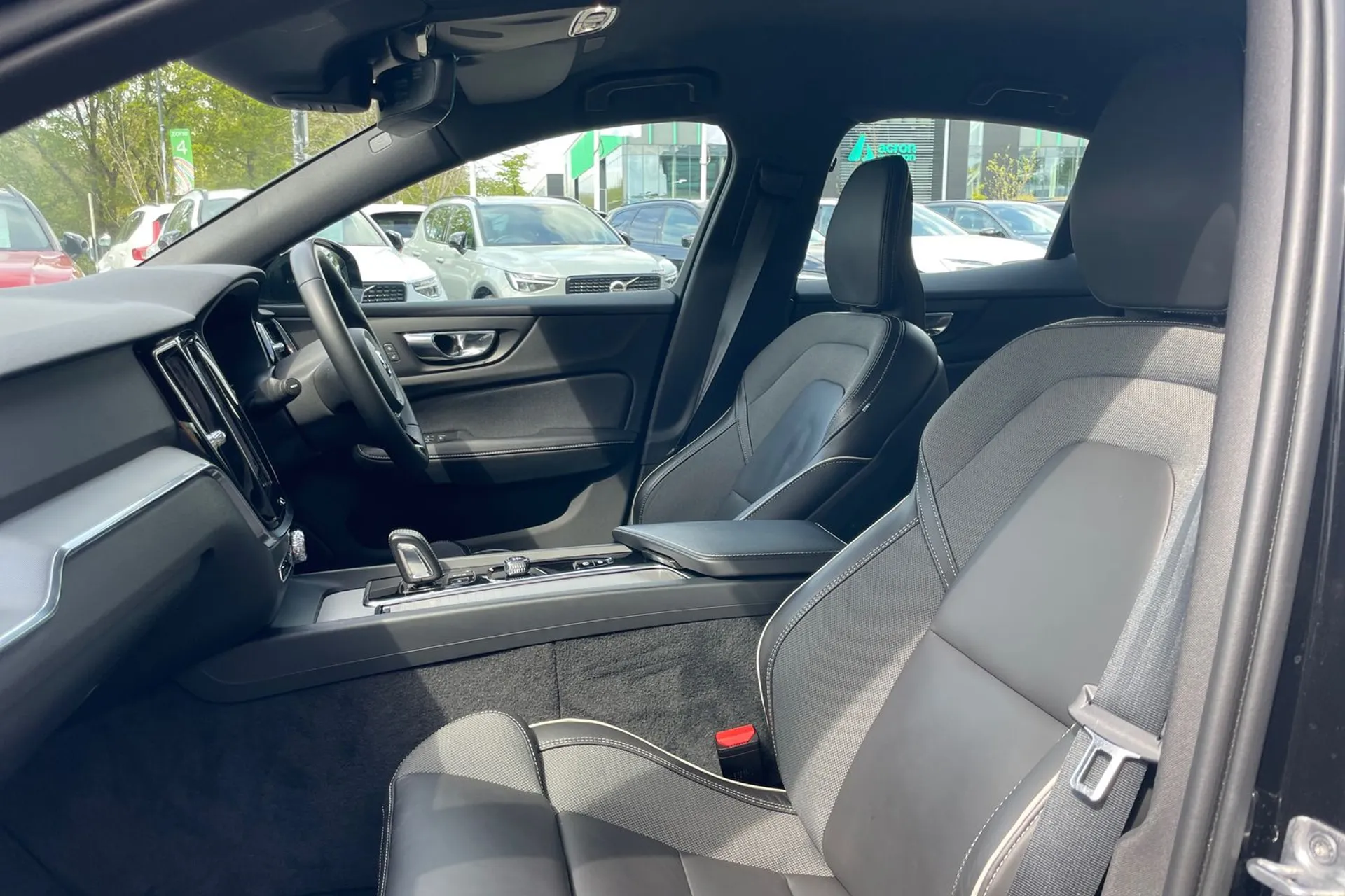 Volvo S60 thumbnail image number 27