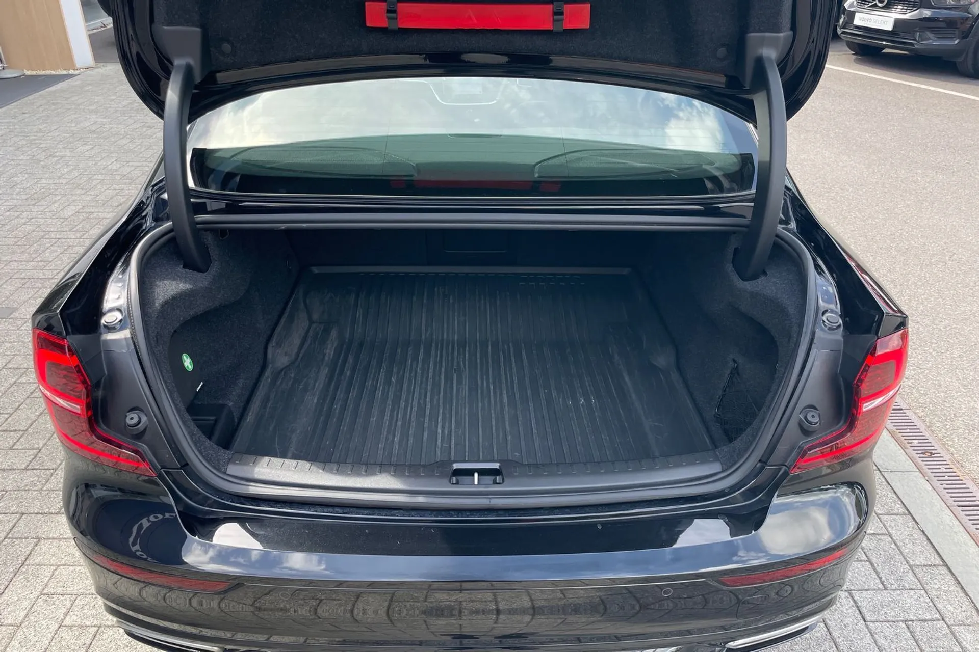 Volvo S60 thumbnail image number 19