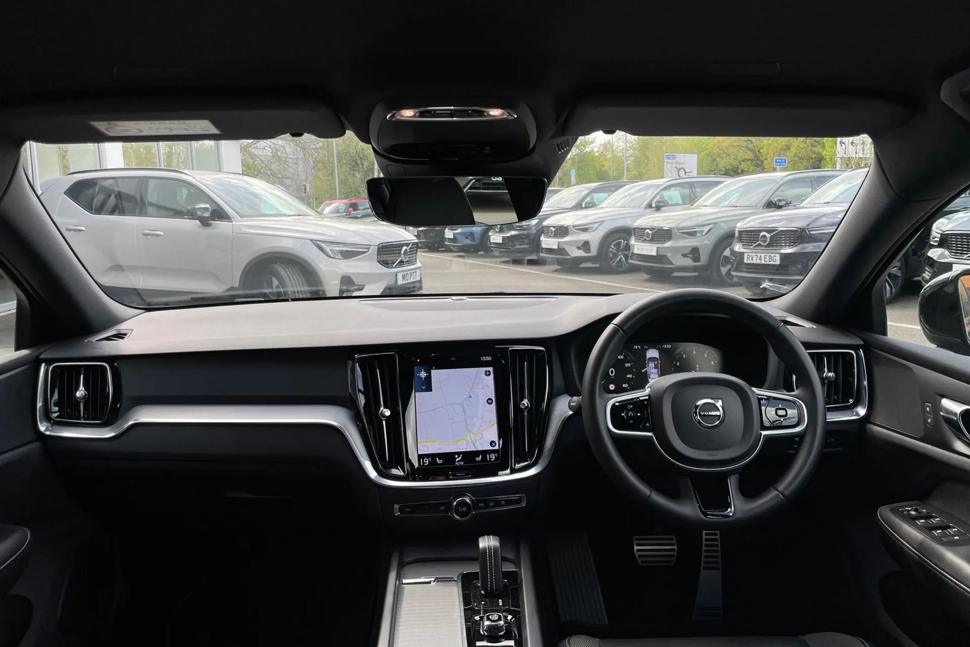Volvo S60 thumbnail image number 3