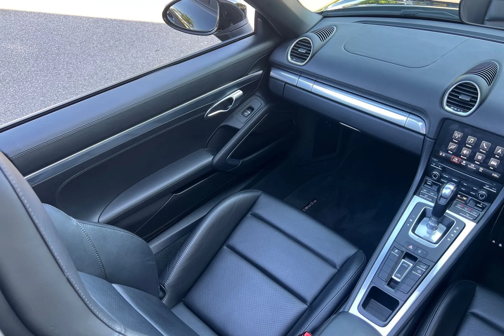 Porsche BOXSTER thumbnail image number 35