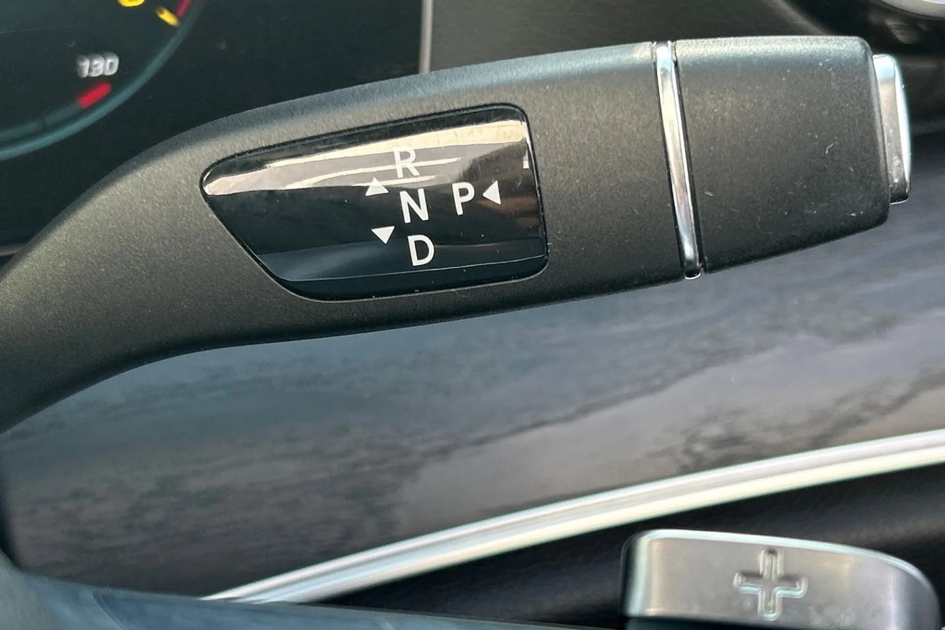 MERCEDES-BENZ E CLASS thumbnail image number 64