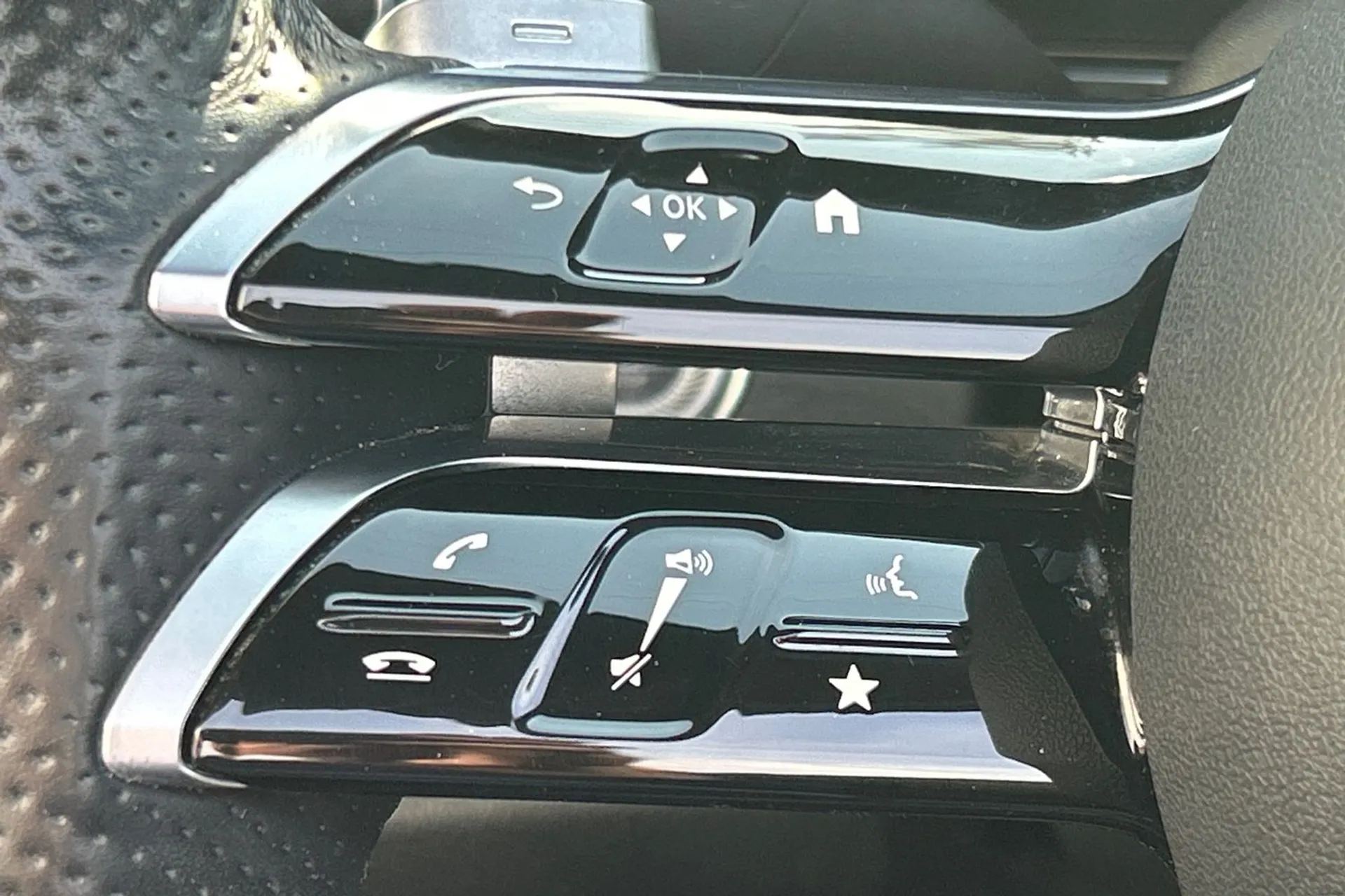 MERCEDES-BENZ E CLASS thumbnail image number 48