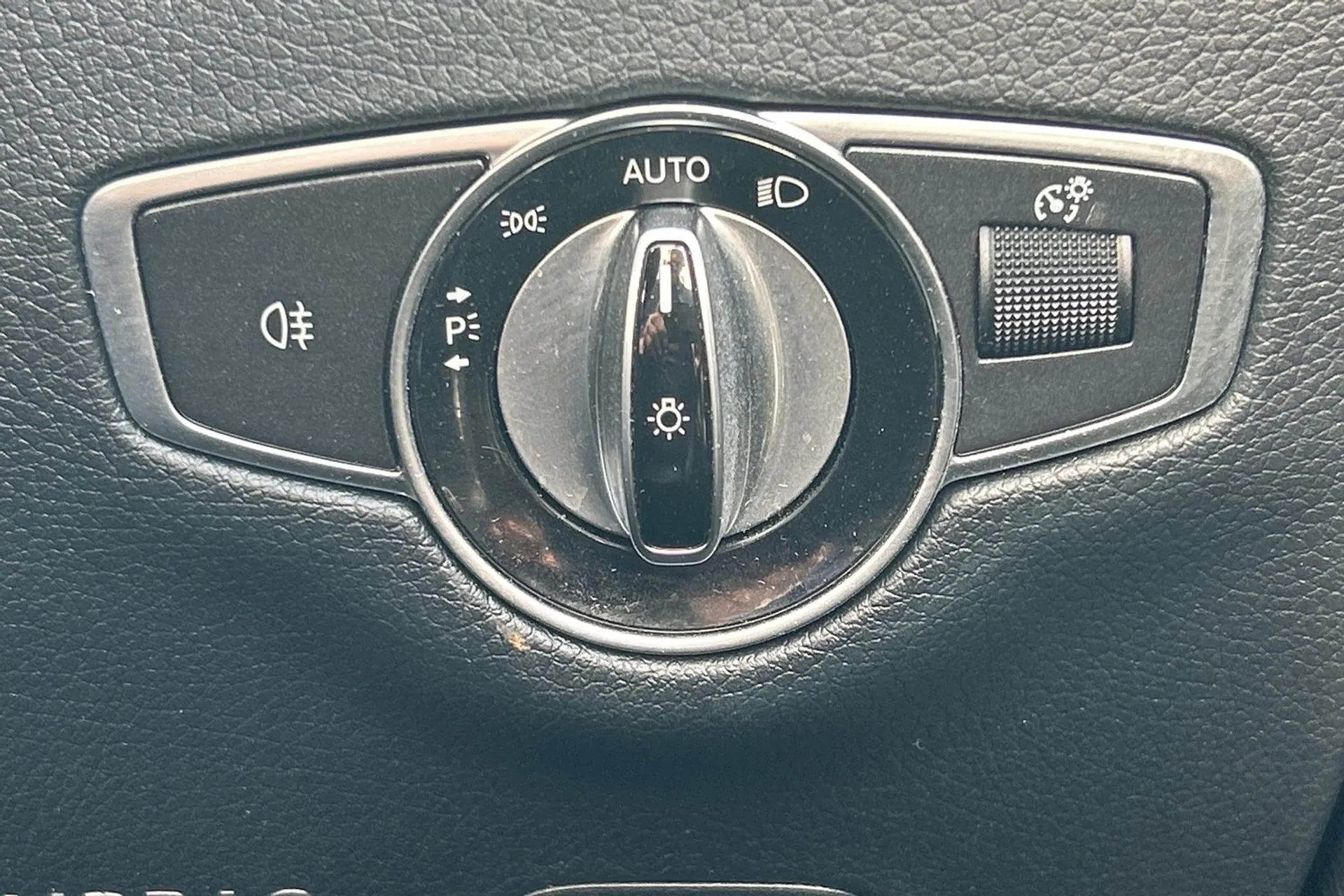 MERCEDES-BENZ E CLASS thumbnail image number 65