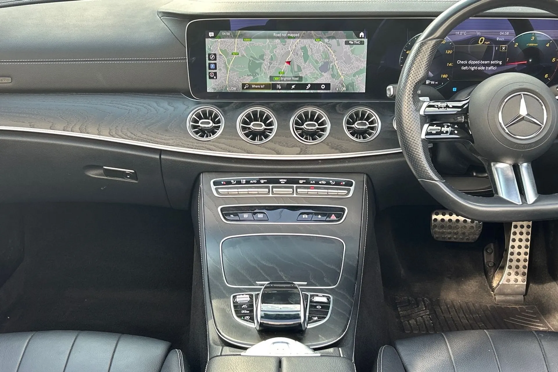 MERCEDES-BENZ E CLASS thumbnail image number 45